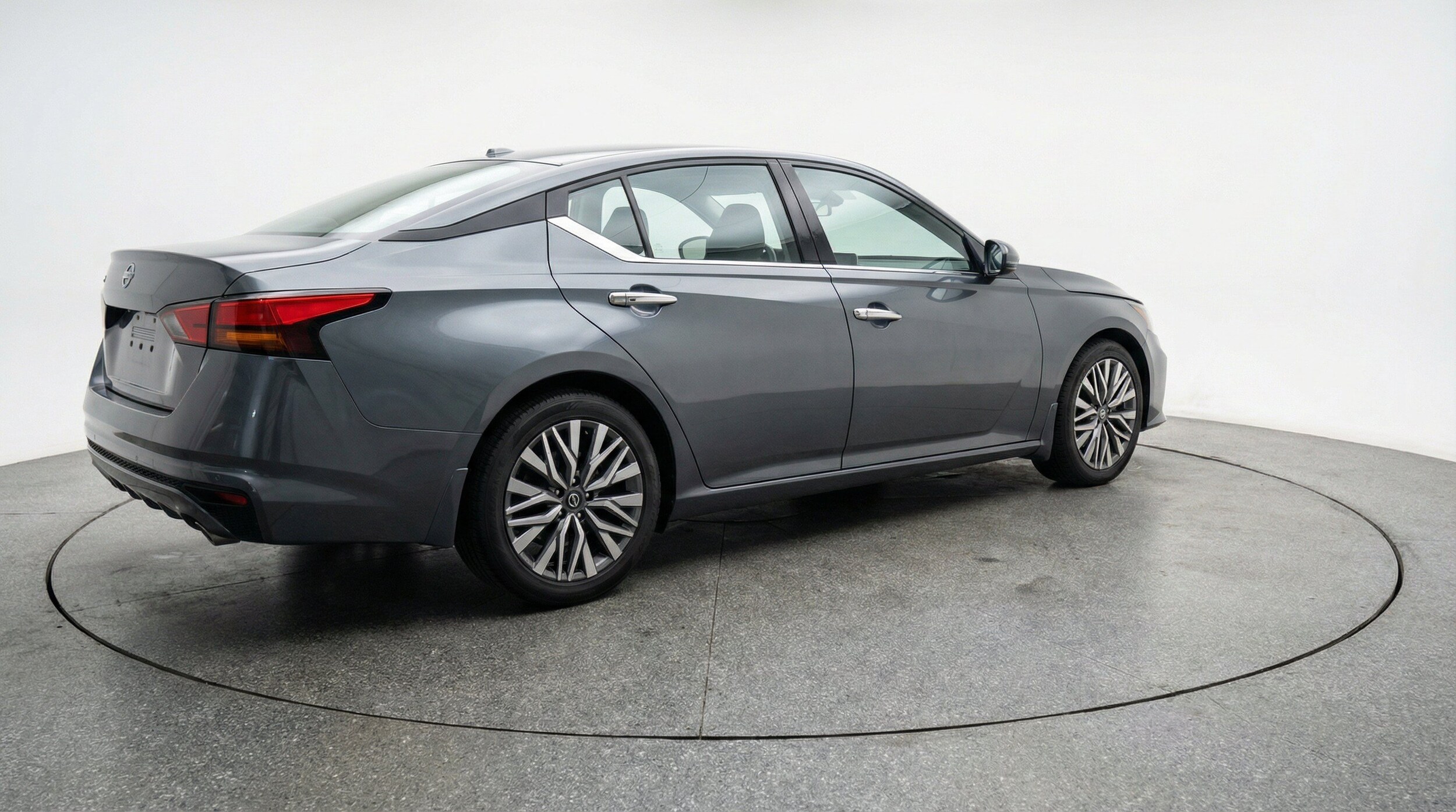 Thumbnail: 2025 Nissan Altima - 9