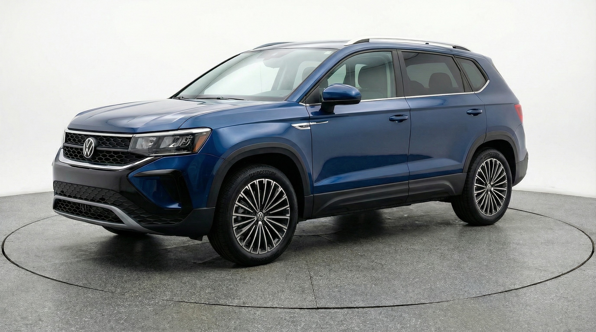 Thumbnail: 2025 Volkswagen Taos - 3