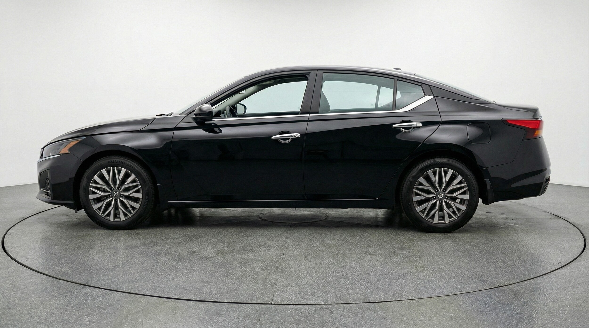 Thumbnail: 2025 Nissan Altima - 4