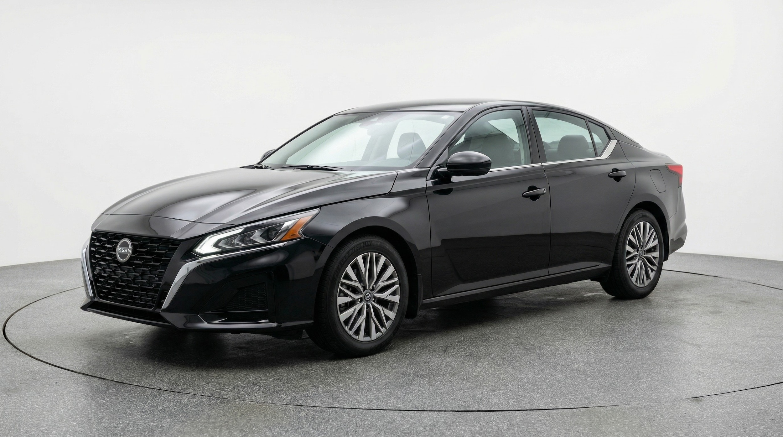 Thumbnail: 2025 Nissan Altima - 3