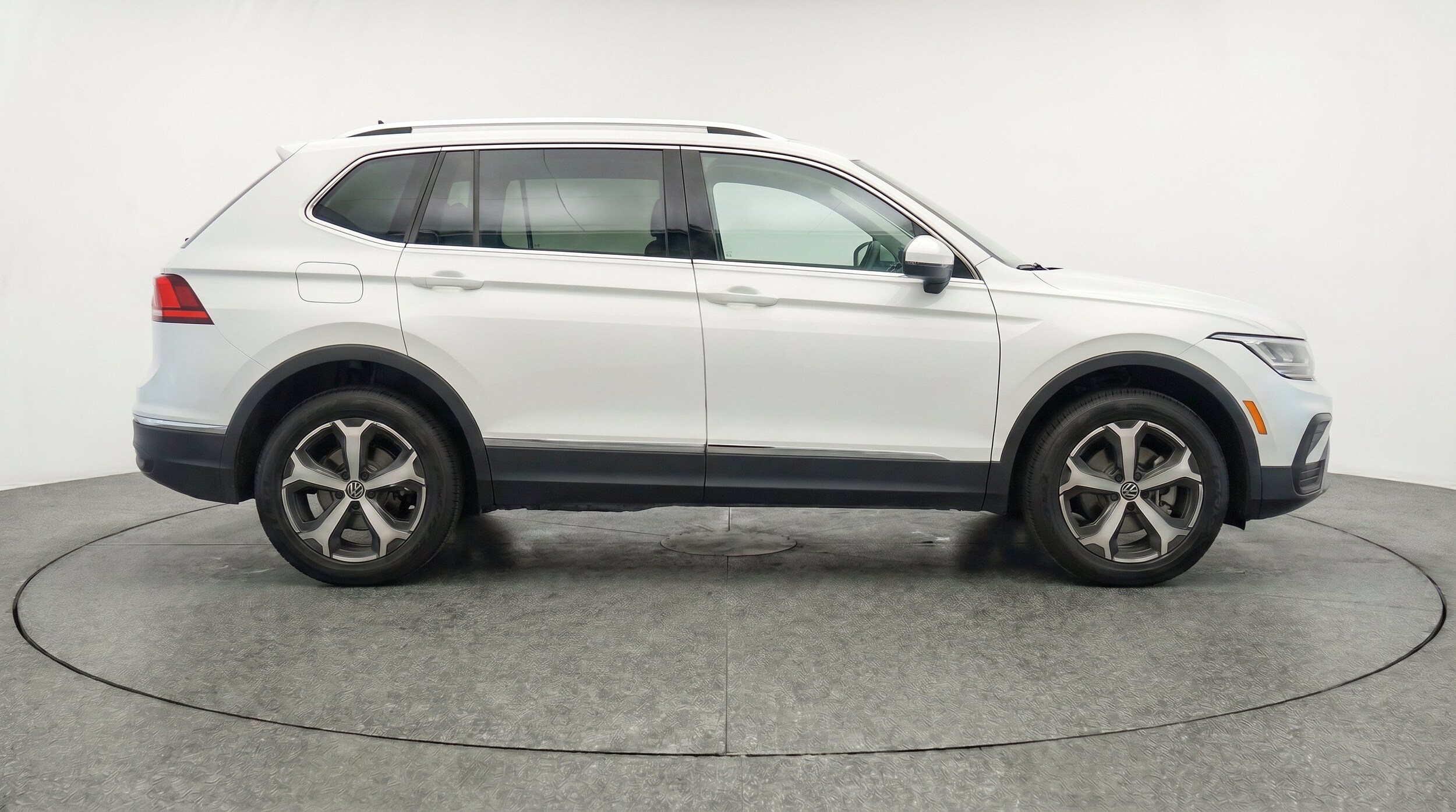 Thumbnail: 2026 Volkswagen Tiguan - 11