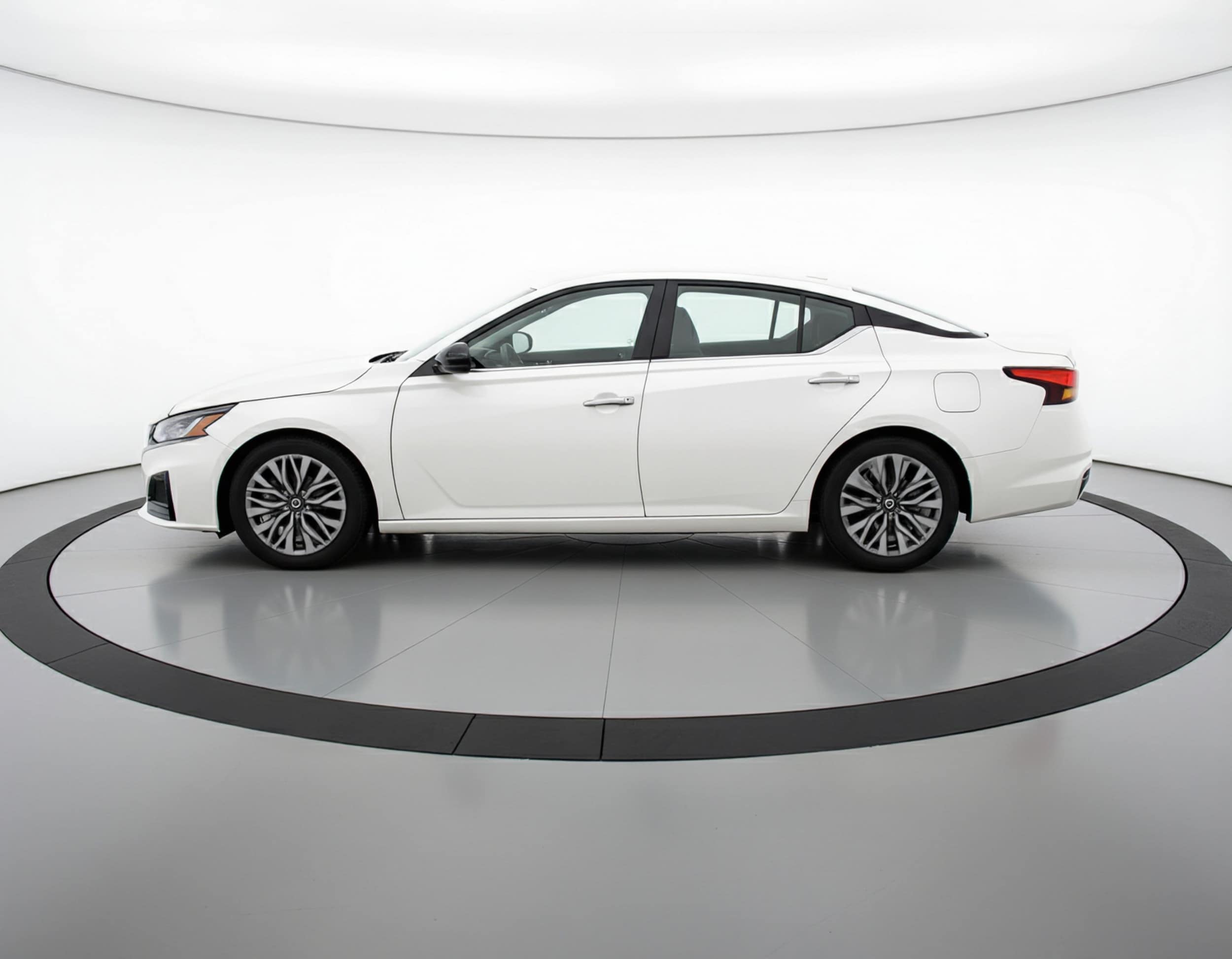 Thumbnail: 2025 Nissan Altima - 4