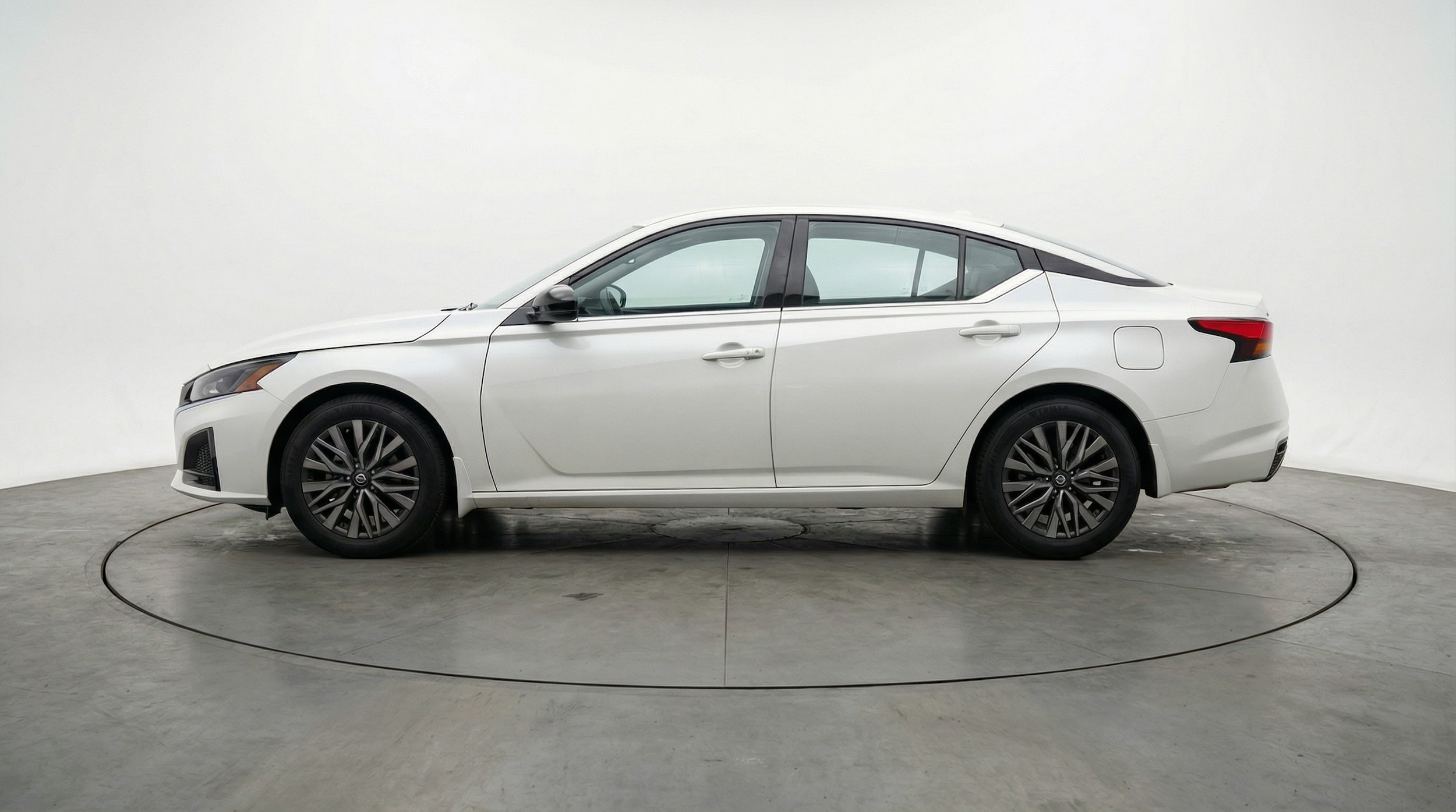 Thumbnail: 2025 Nissan Altima - 4