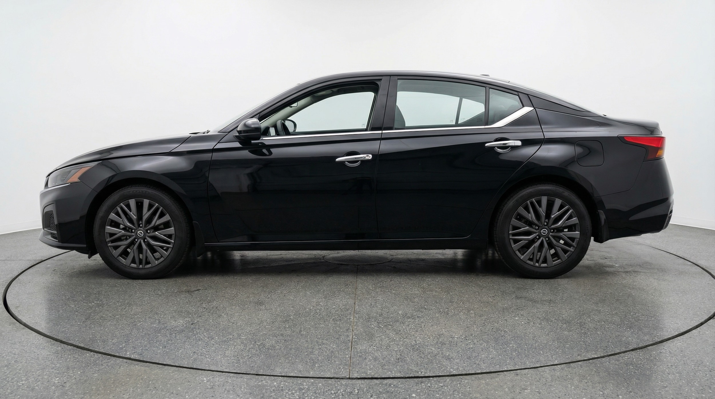 Thumbnail: 2025 Nissan Altima - 4