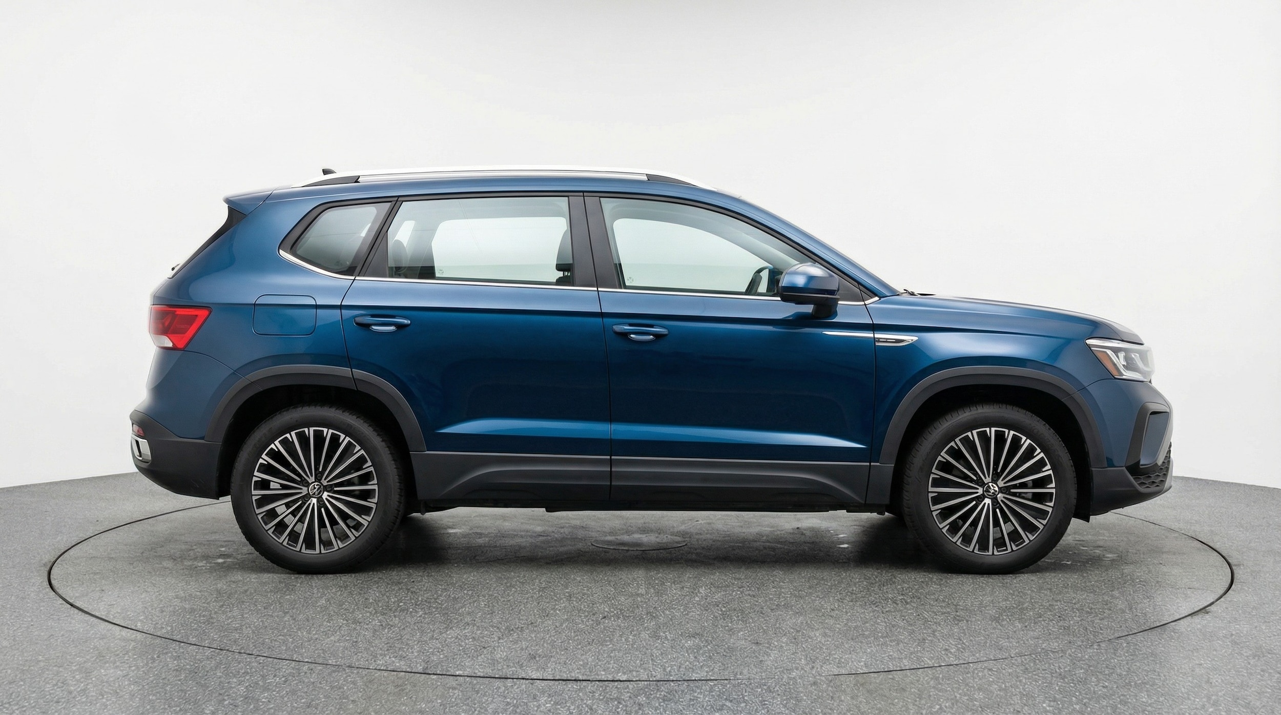 Thumbnail: 2025 Volkswagen Taos - 8