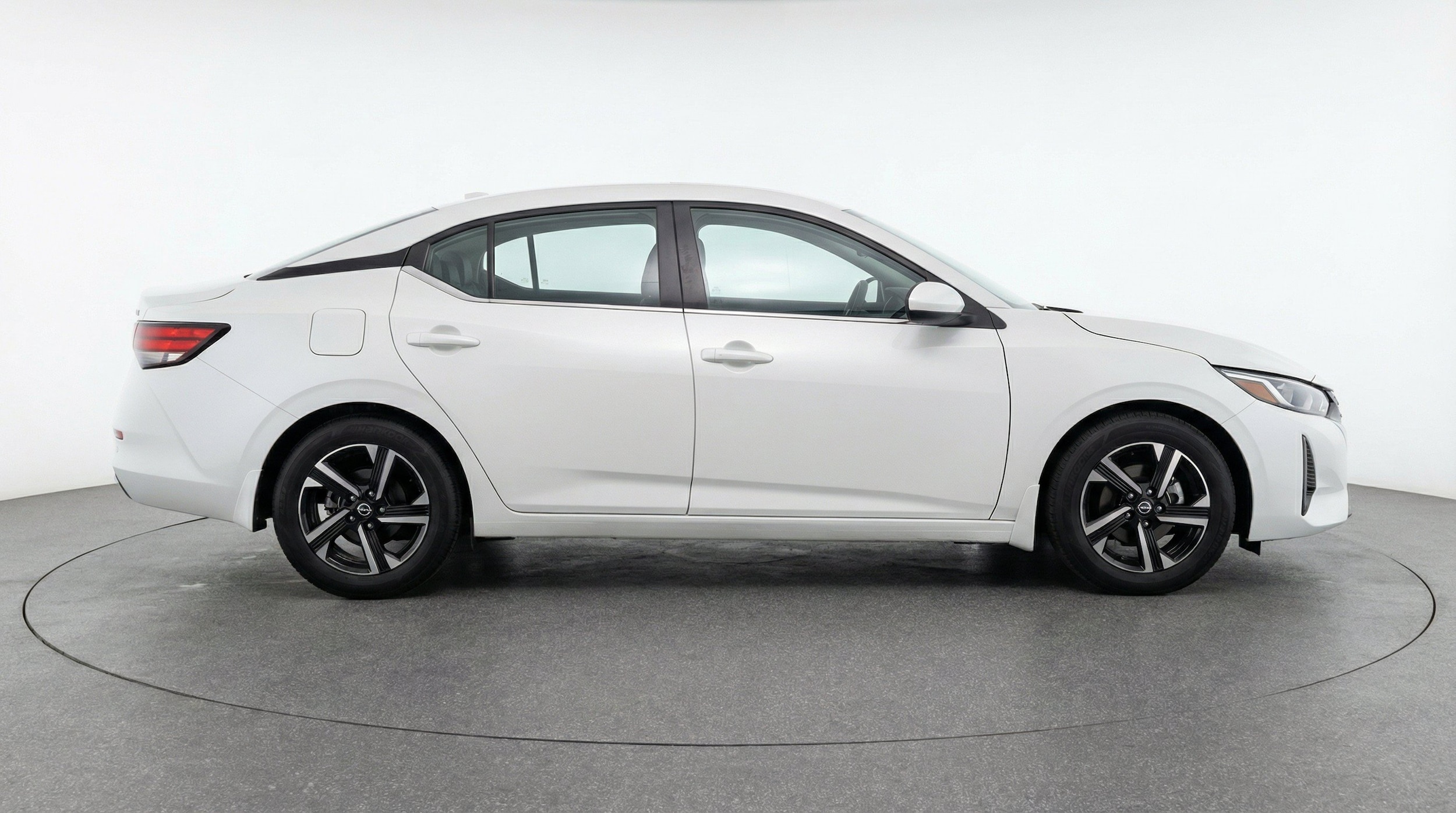 Thumbnail: 2025 Nissan Sentra - 10
