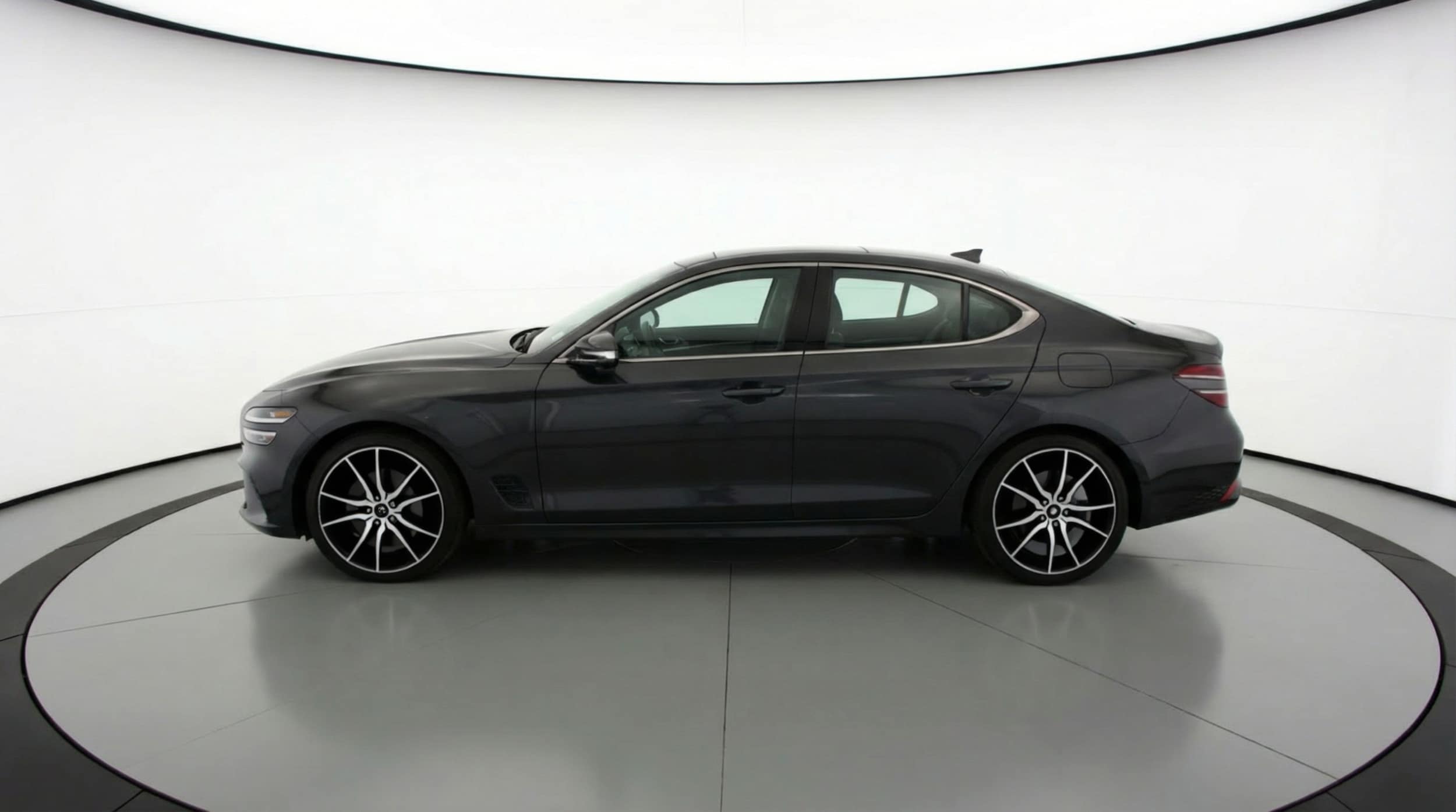 Thumbnail: 2025 Genesis G70 - 4