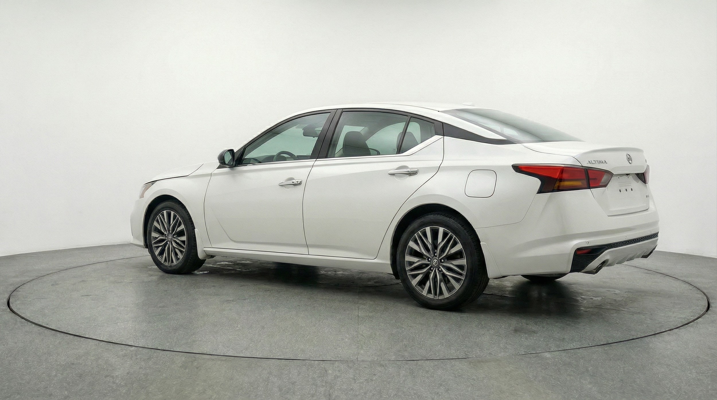 Thumbnail: 2025 Nissan Altima - 5