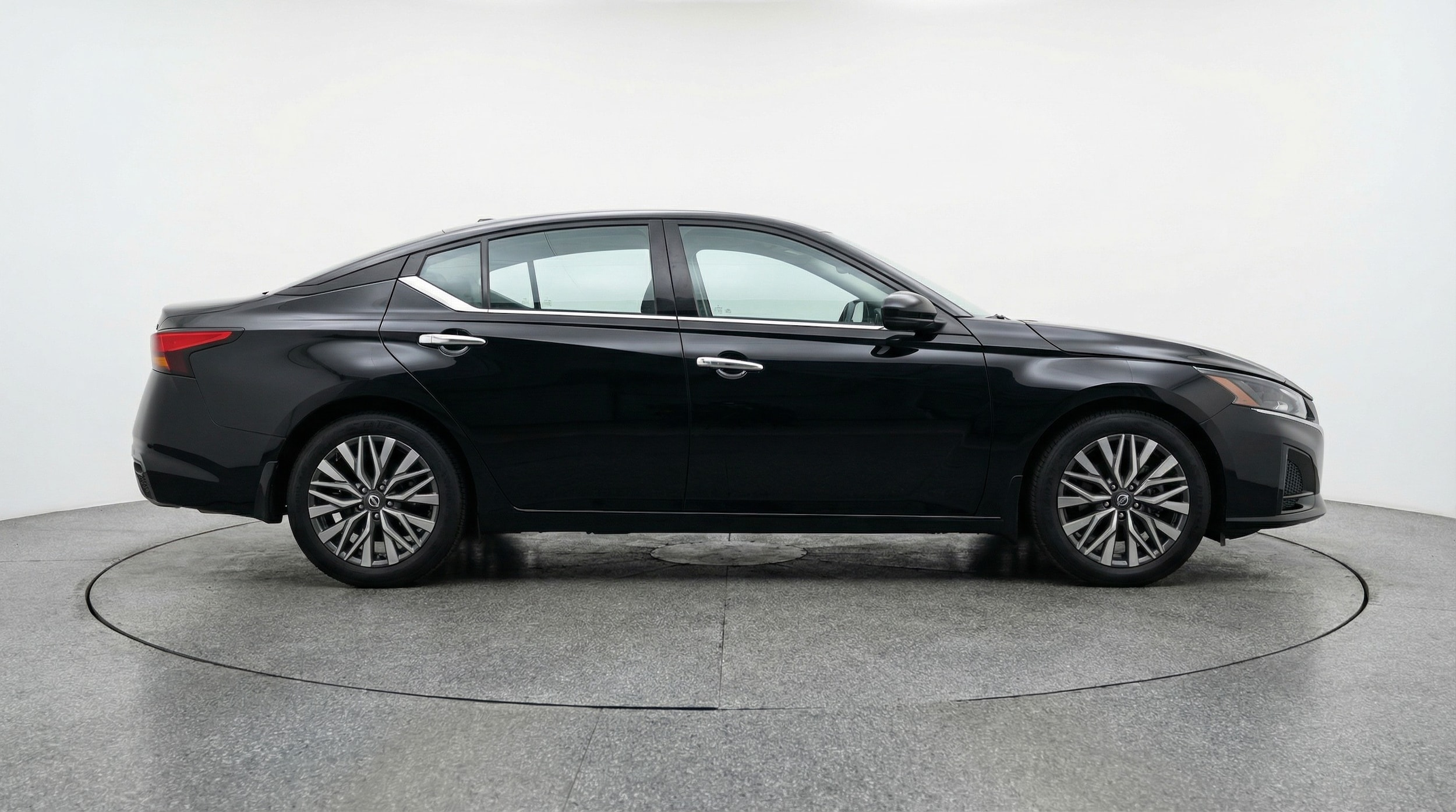 Thumbnail: 2025 Nissan Altima - 8