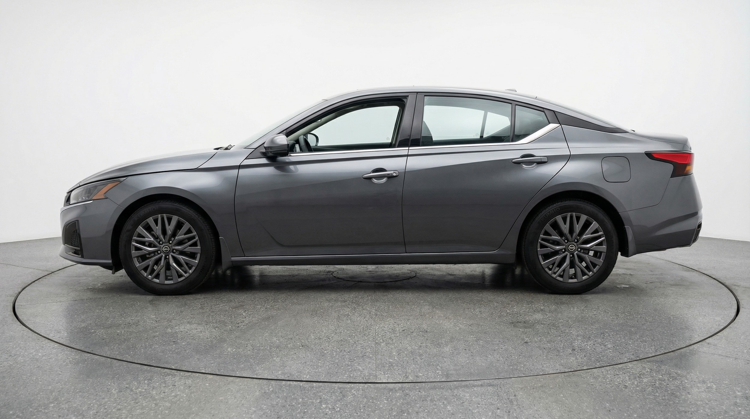 Thumbnail: 2025 Nissan Altima - 4