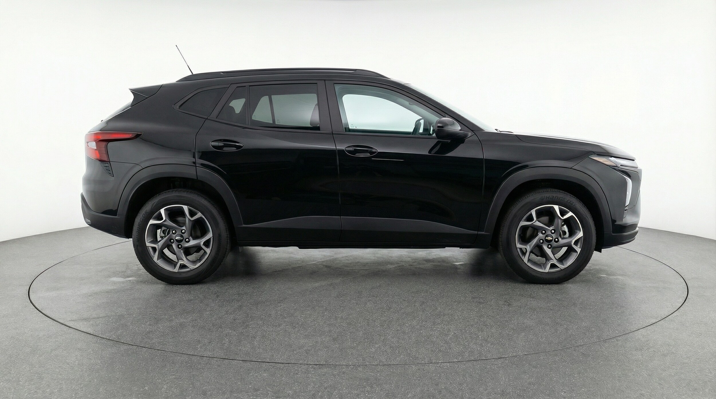Thumbnail: 2025 Chevrolet Trax - 8