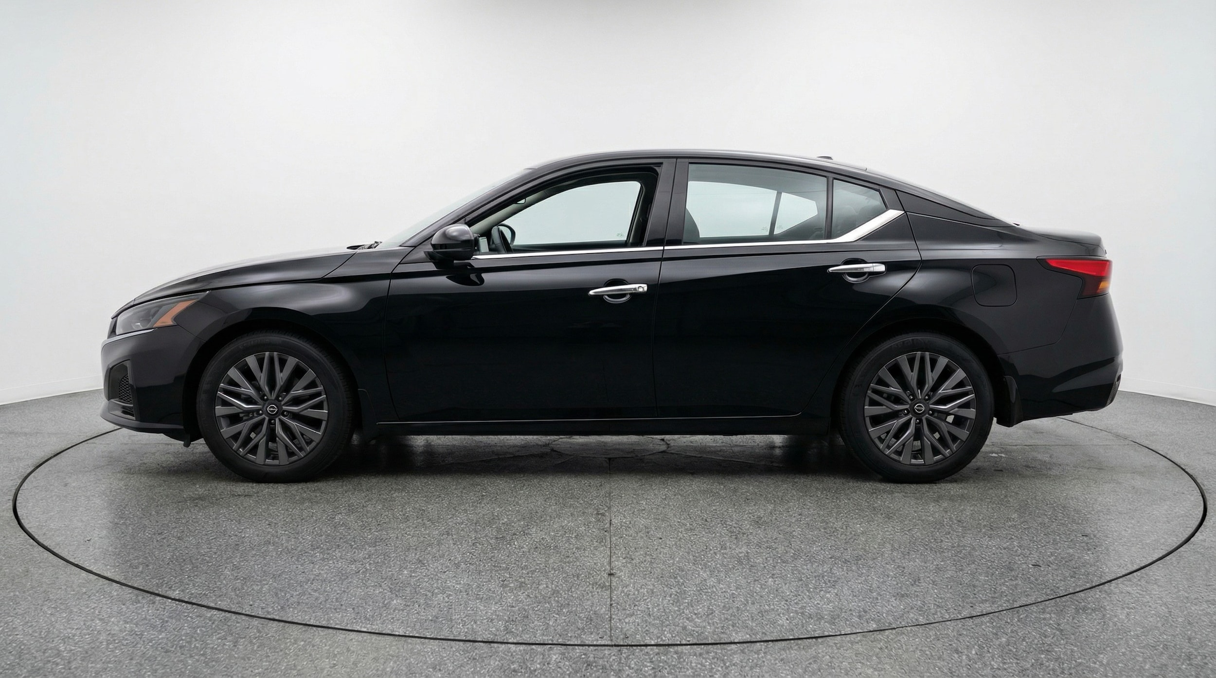 Thumbnail: 2025 Nissan Altima - 4