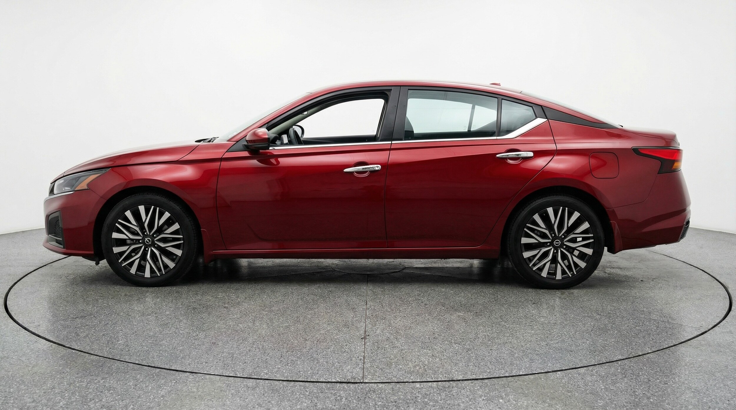 Thumbnail: 2025 Nissan Altima - 4