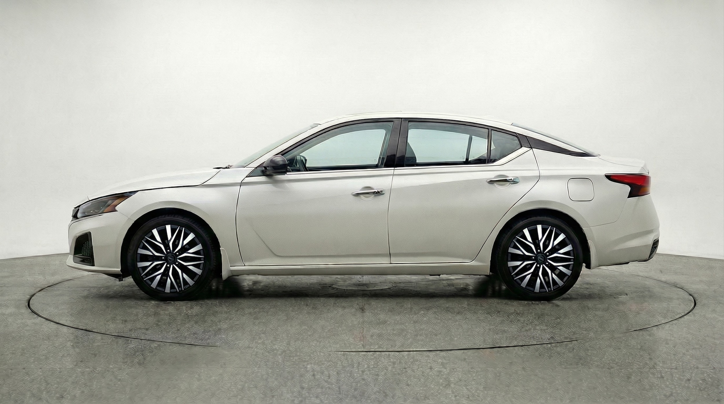 Thumbnail: 2025 Nissan Altima - 4