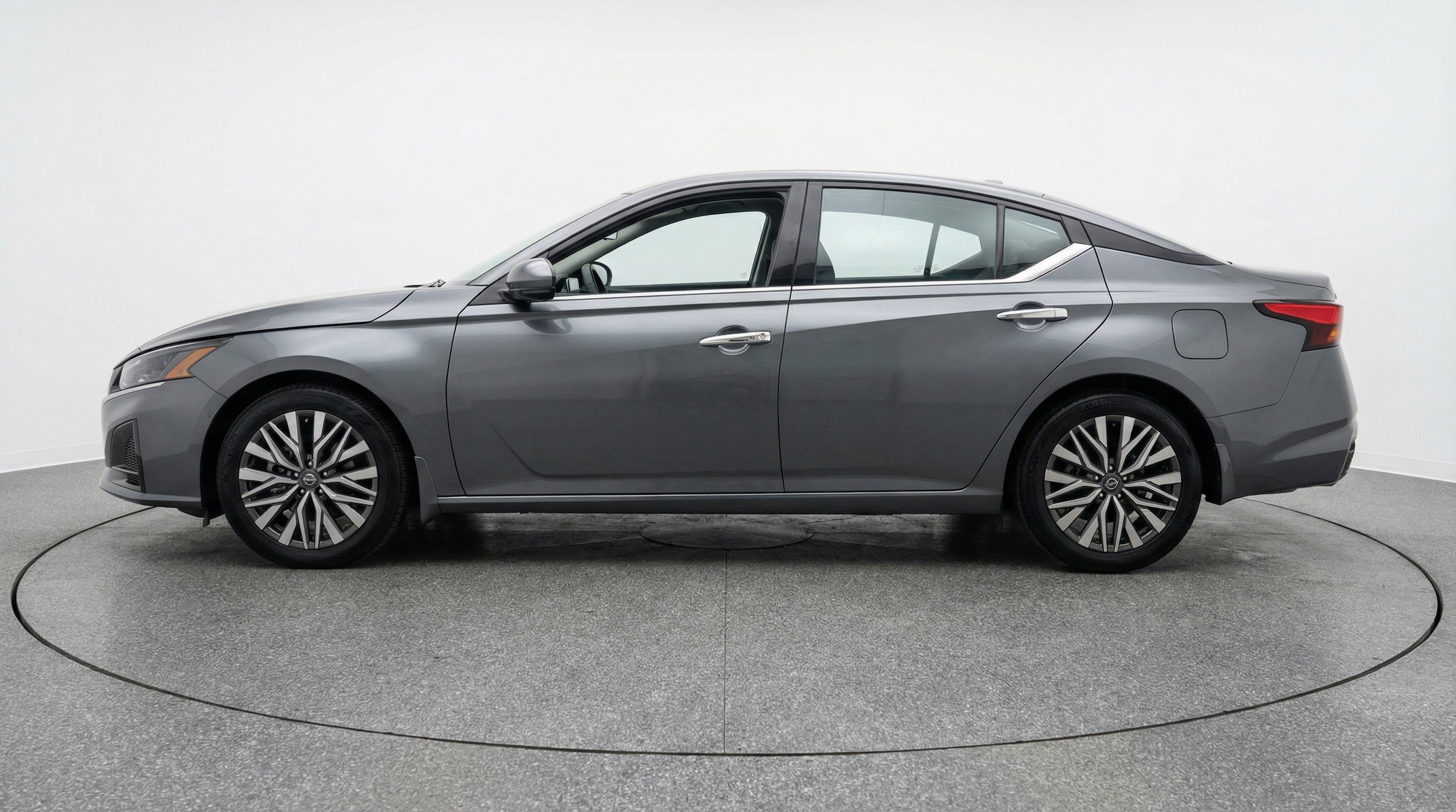 Thumbnail: 2025 Nissan Altima - 5