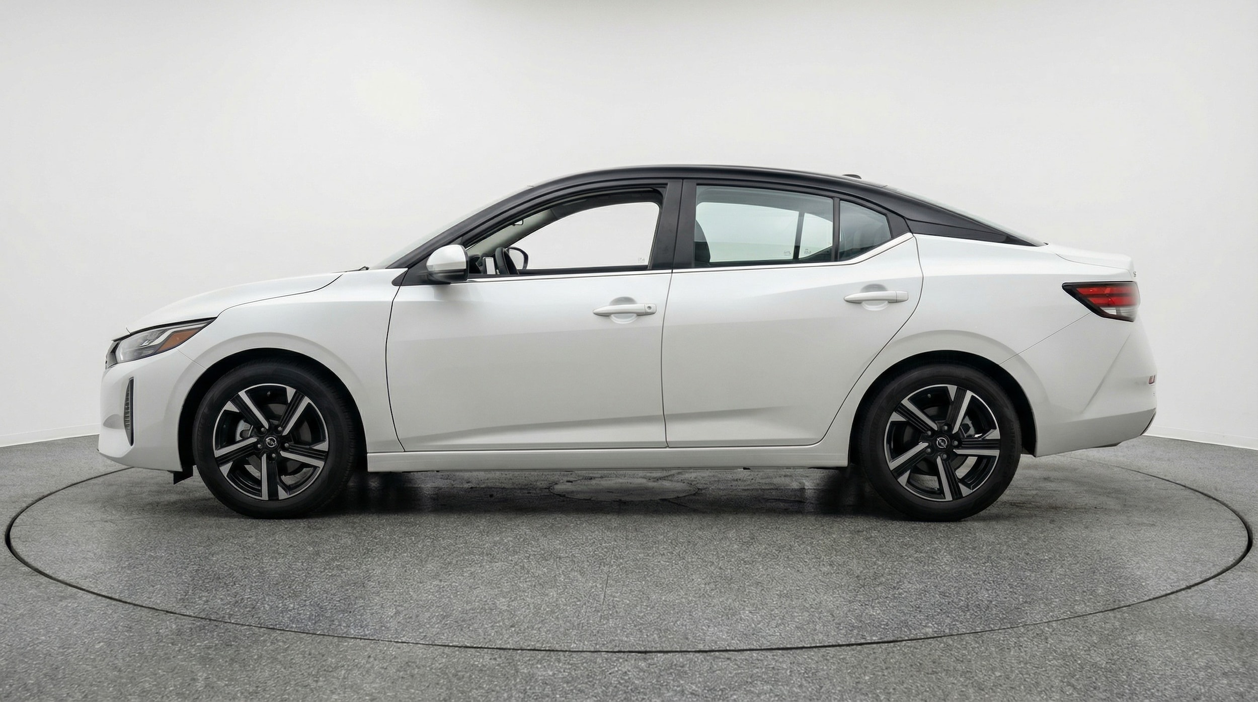 Thumbnail: 2025 Nissan Sentra - 4