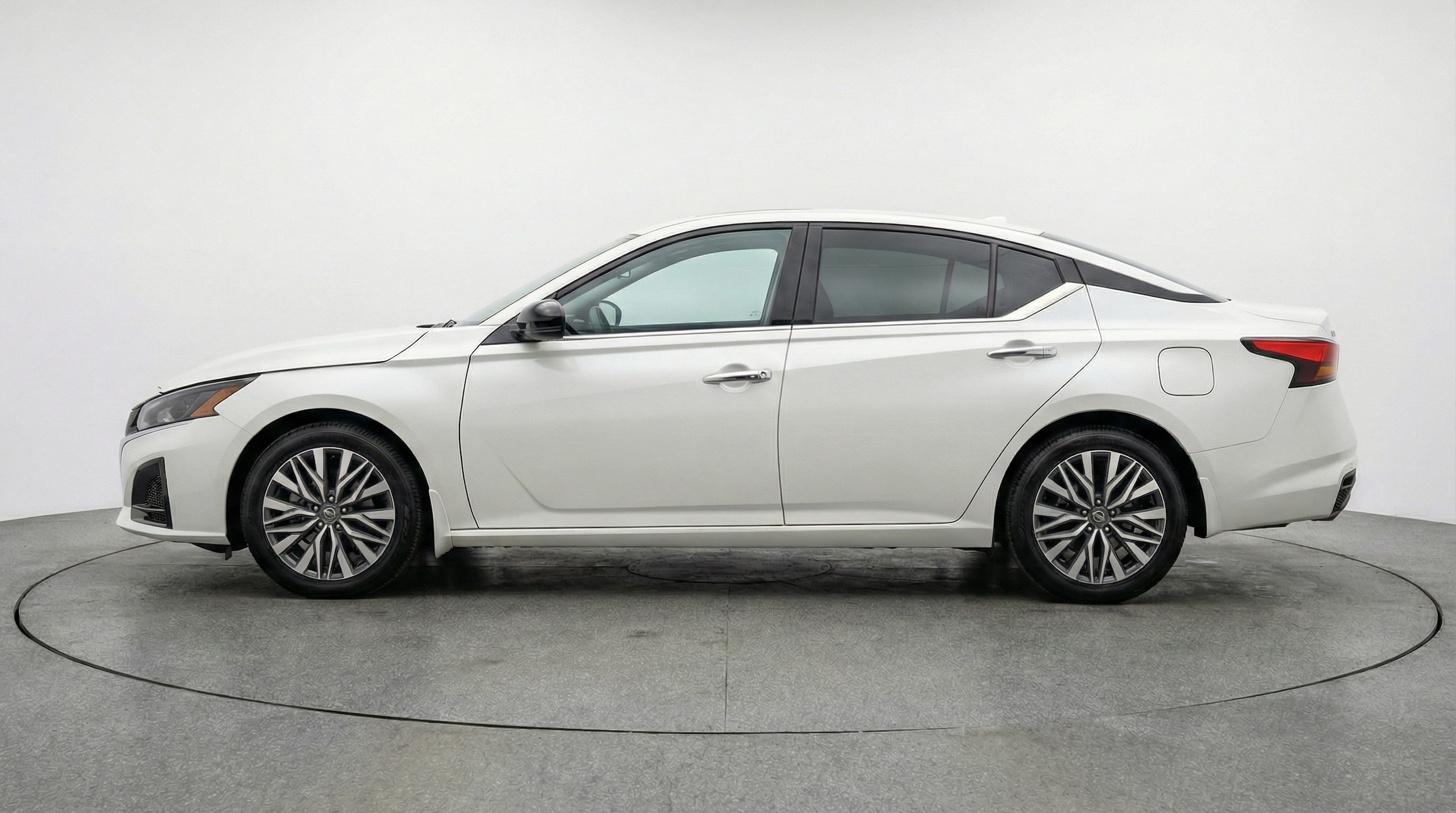 Thumbnail: 2025 Nissan Altima - 4