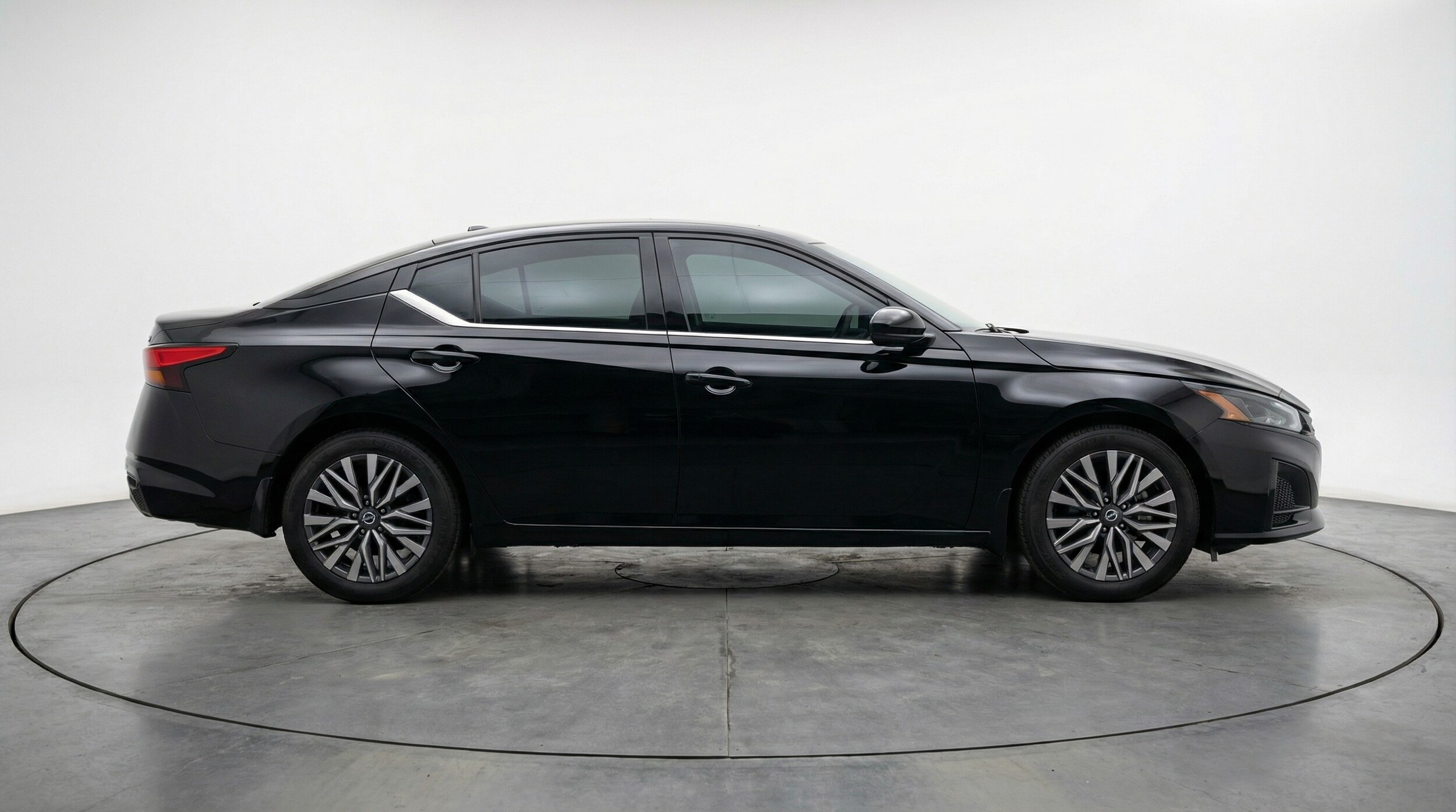 Thumbnail: 2025 Nissan Altima - 8