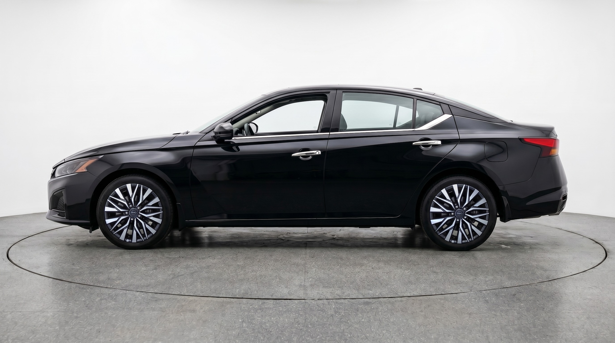 Thumbnail: 2025 Nissan Altima - 4
