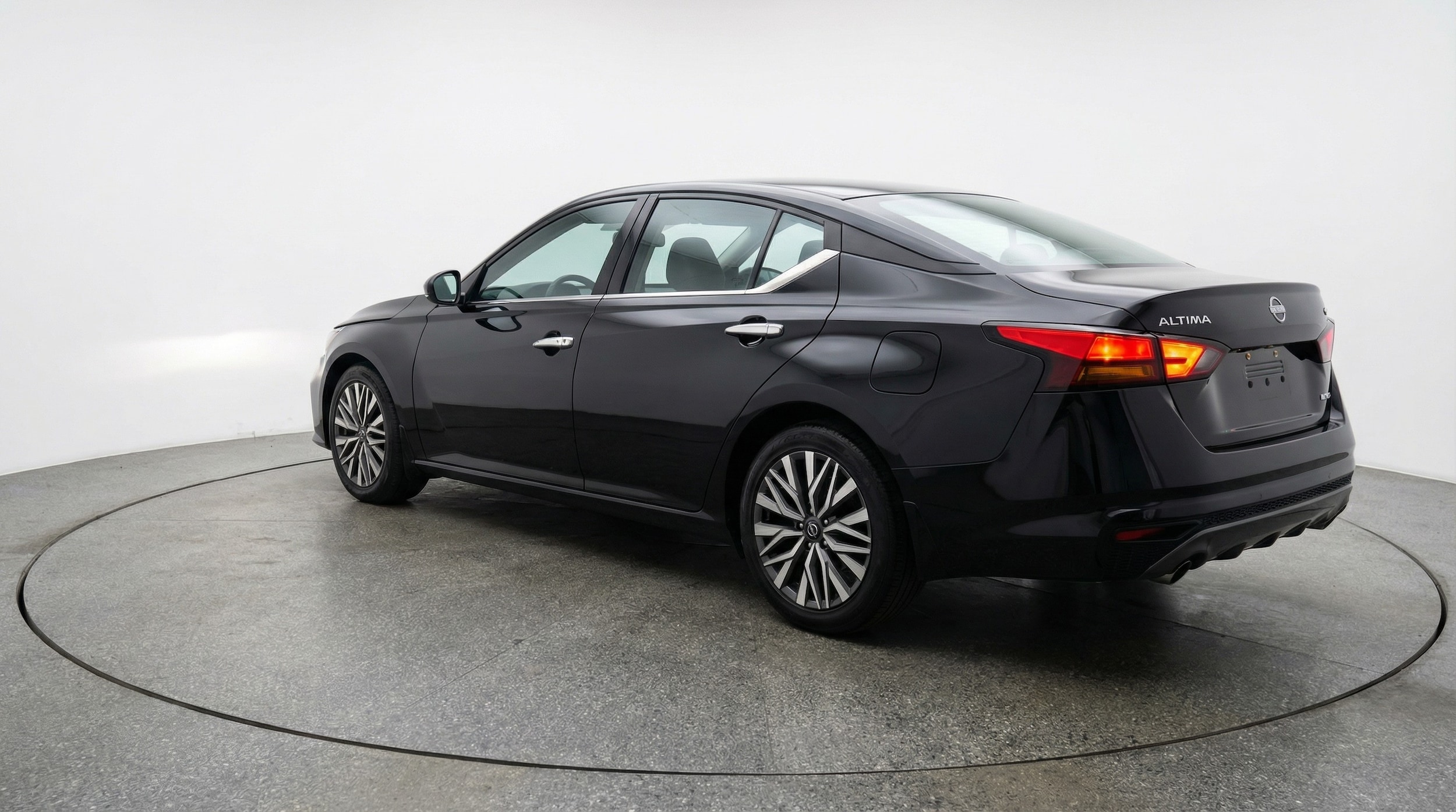 Thumbnail: 2025 Nissan Altima - 5