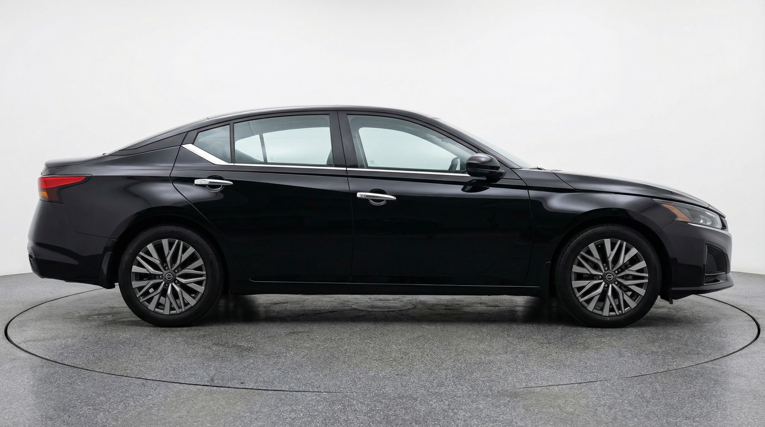 Thumbnail: 2025 Nissan Altima - 8