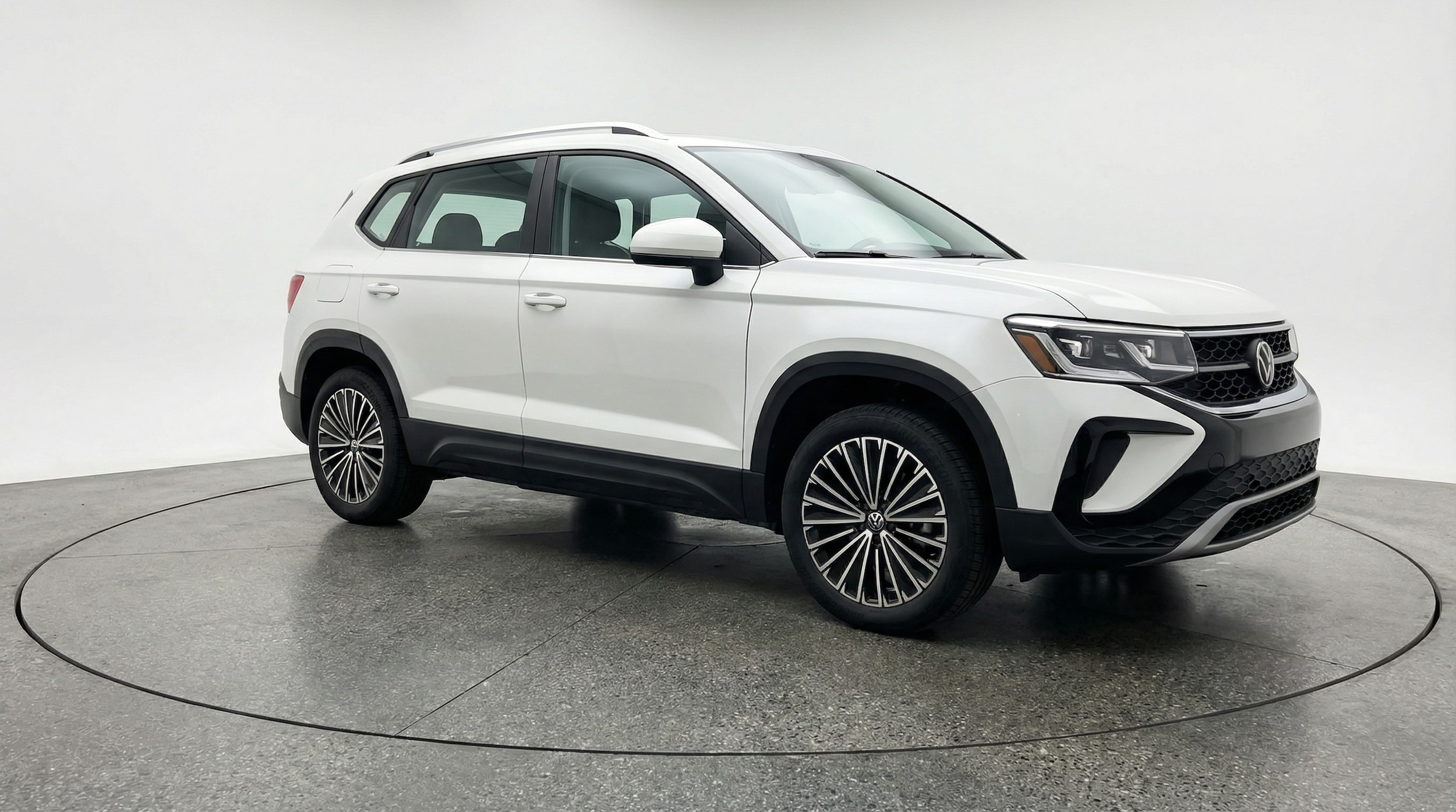 Thumbnail: 2025 Volkswagen Taos - 1