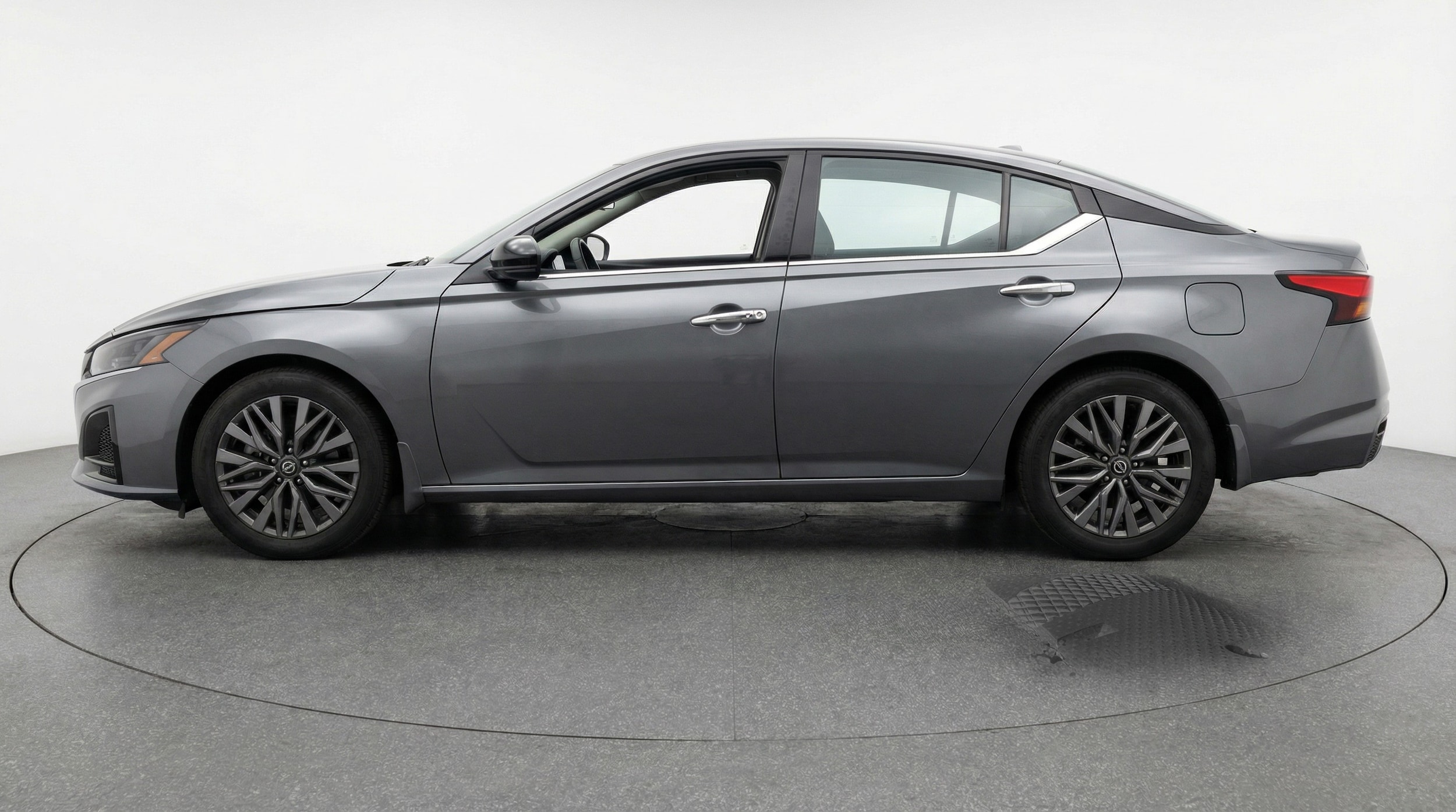 Thumbnail: 2025 Nissan Altima - 4