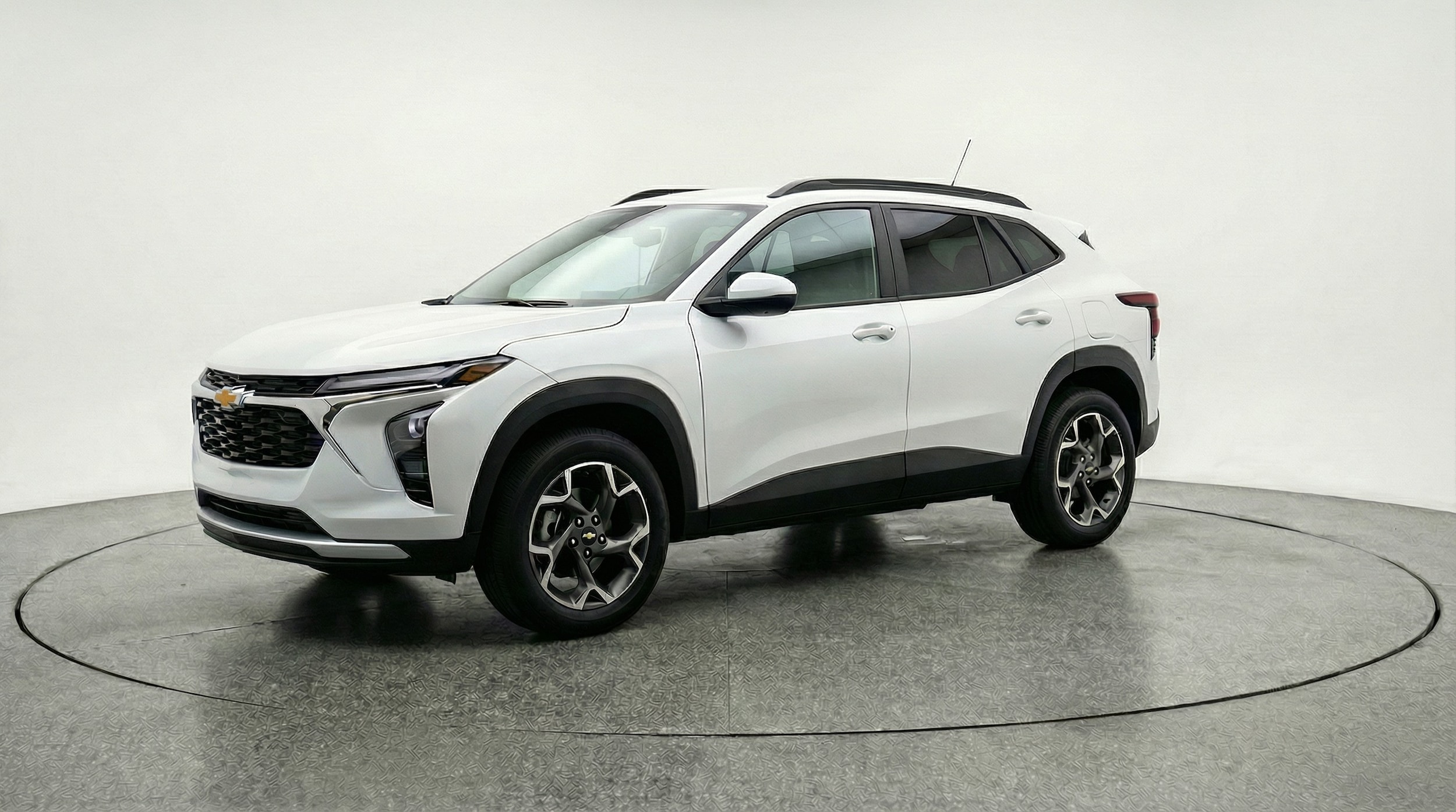 Thumbnail: 2025 Chevrolet Trax - 3