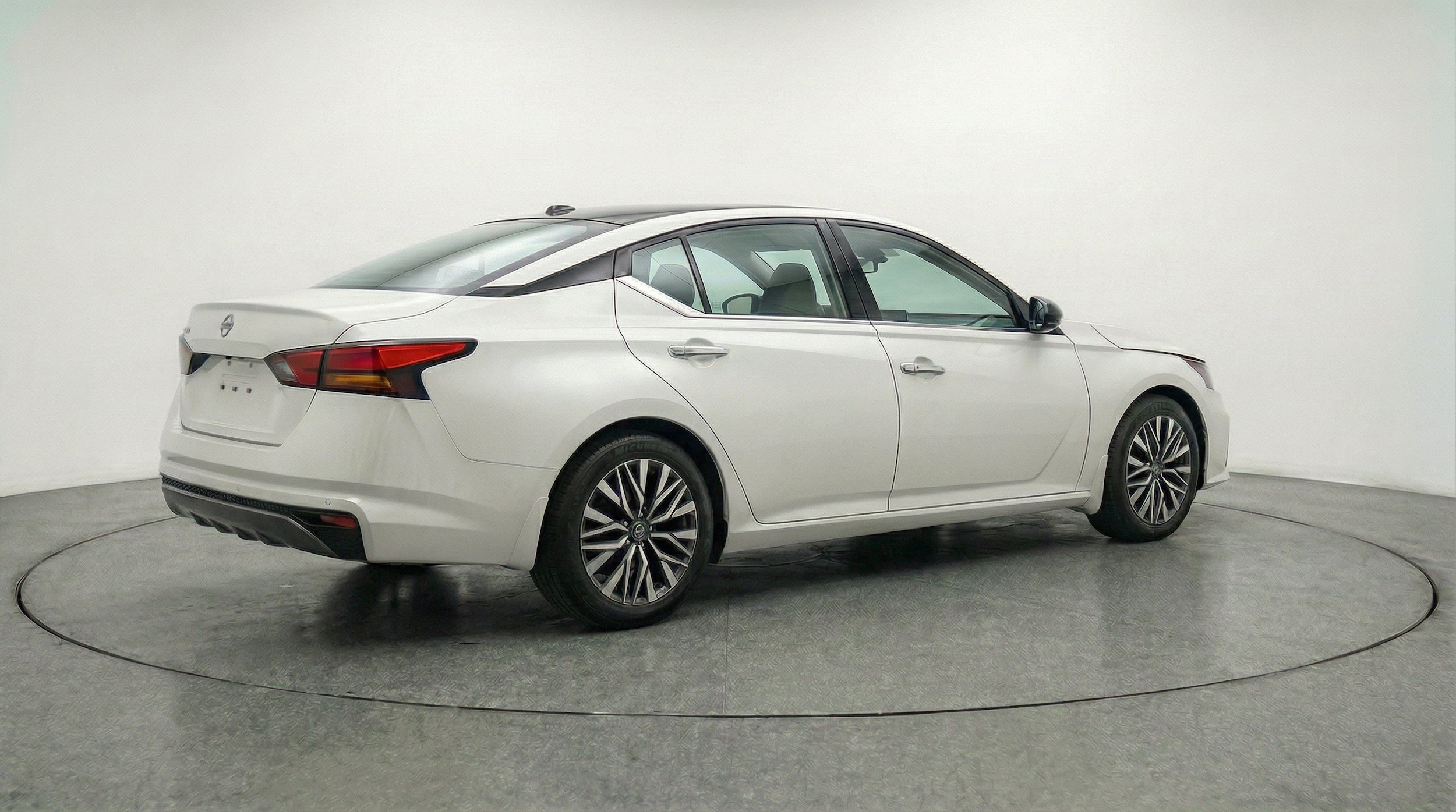 Thumbnail: 2025 Nissan Altima - 9