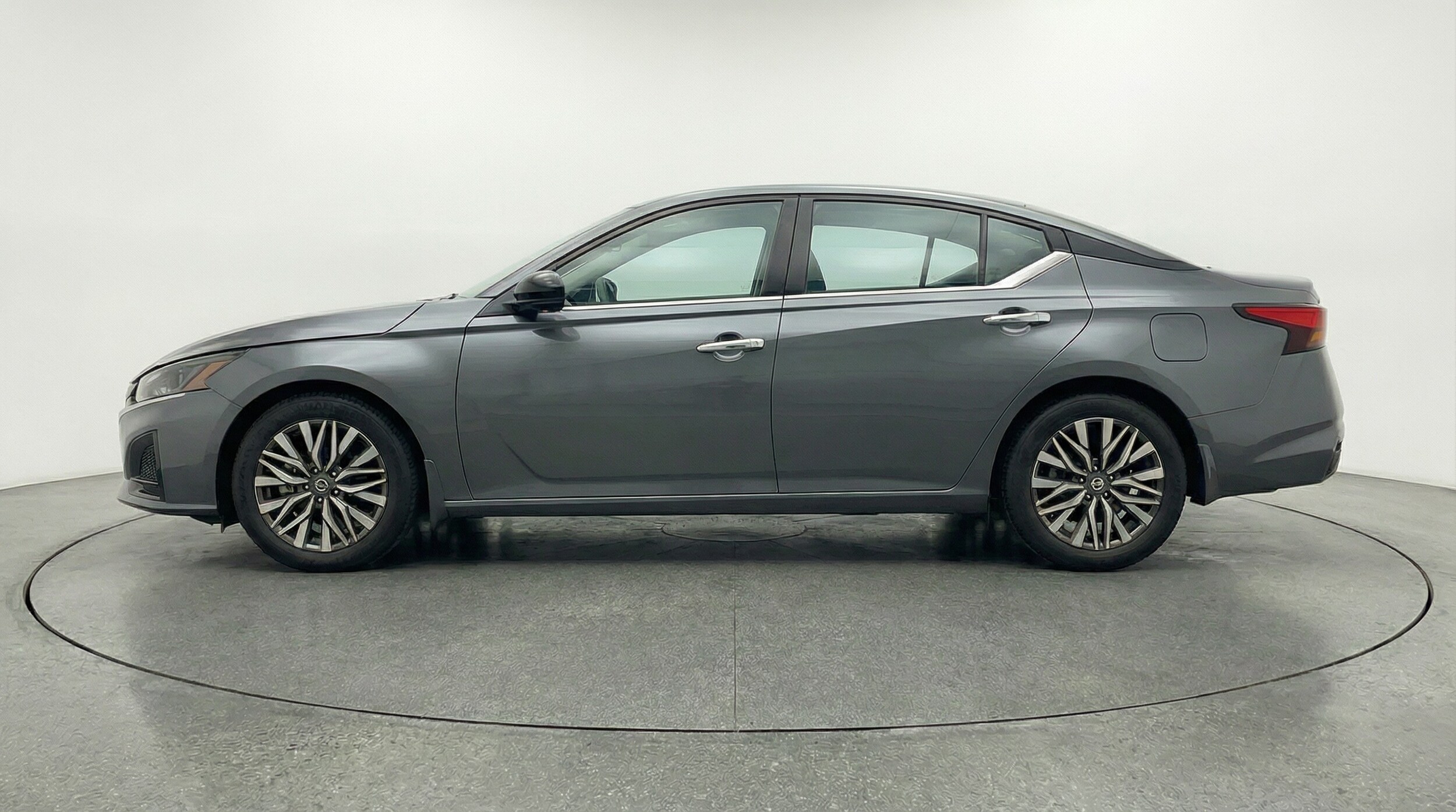 Thumbnail: 2025 Nissan Altima - 4