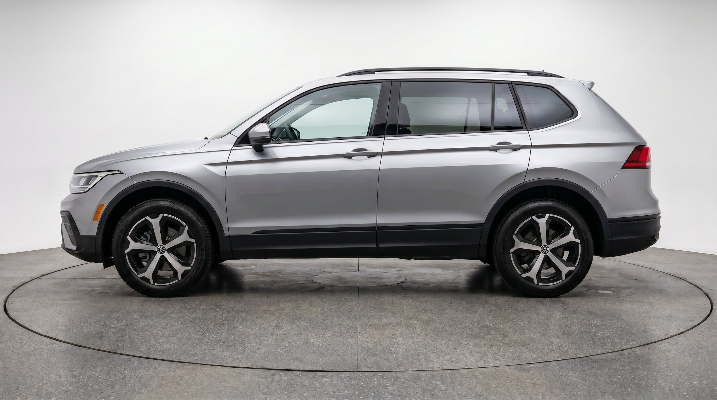 Thumbnail: 2026 Volkswagen Tiguan - 5