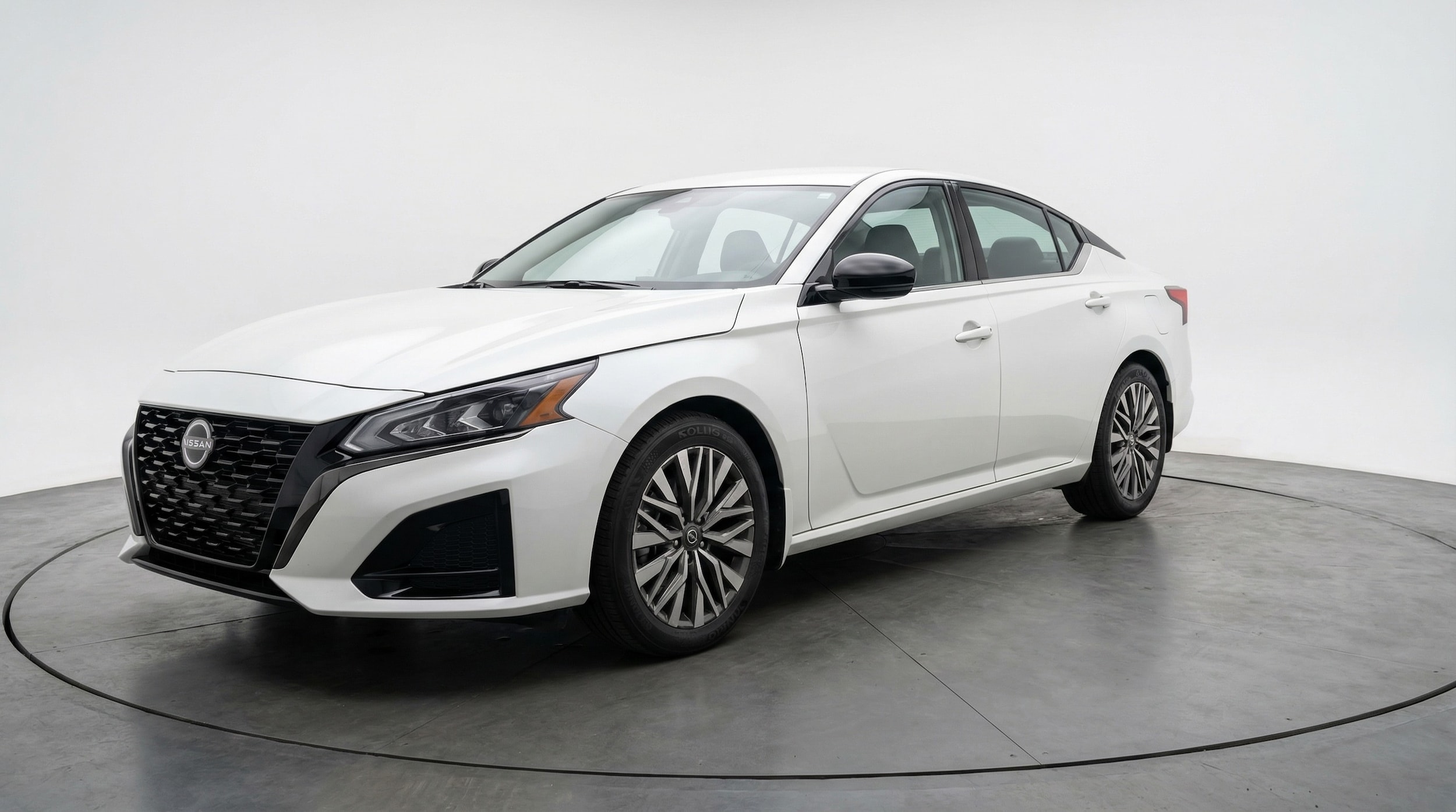 Thumbnail: 2025 Nissan Altima - 3