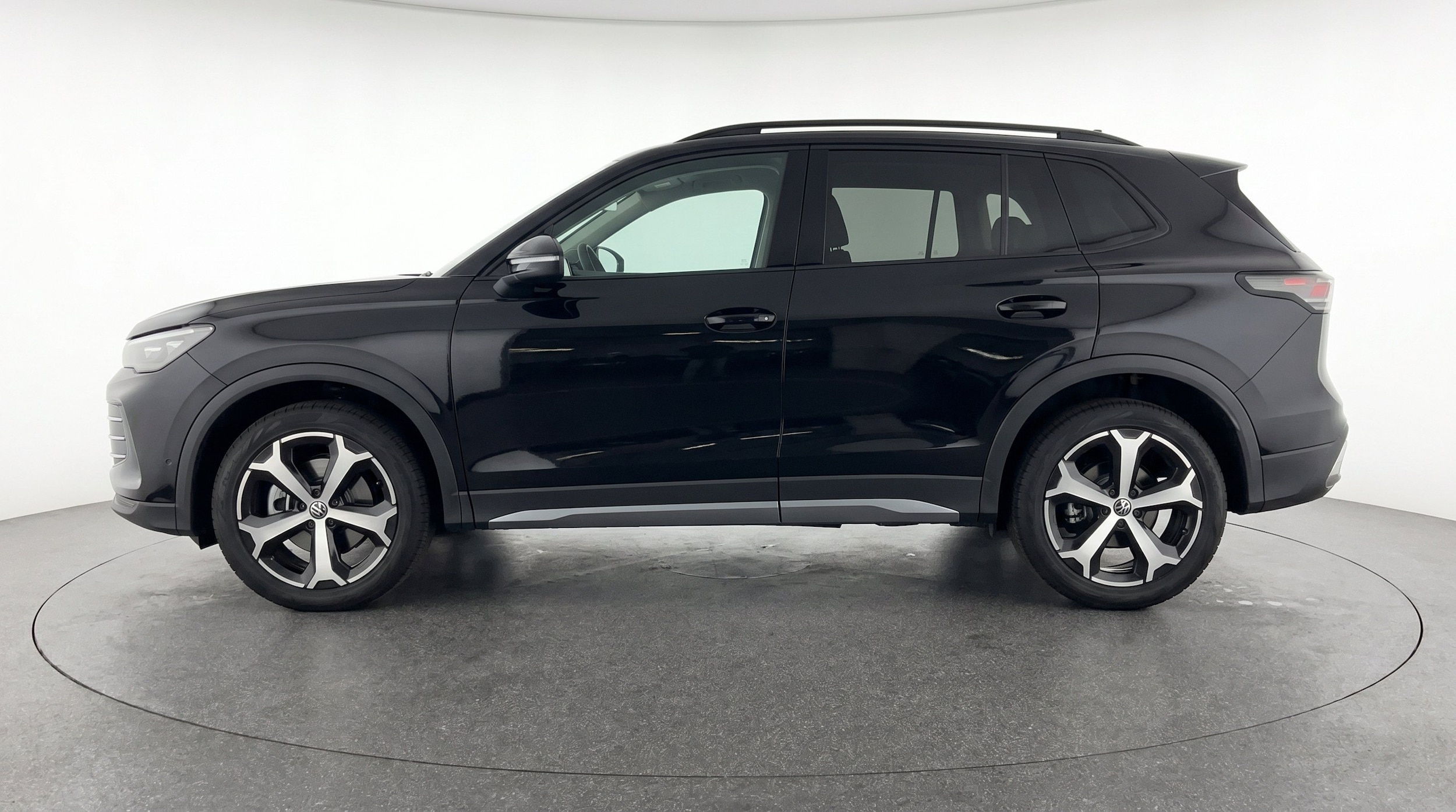 Thumbnail: 2026 Volkswagen Tiguan - 5