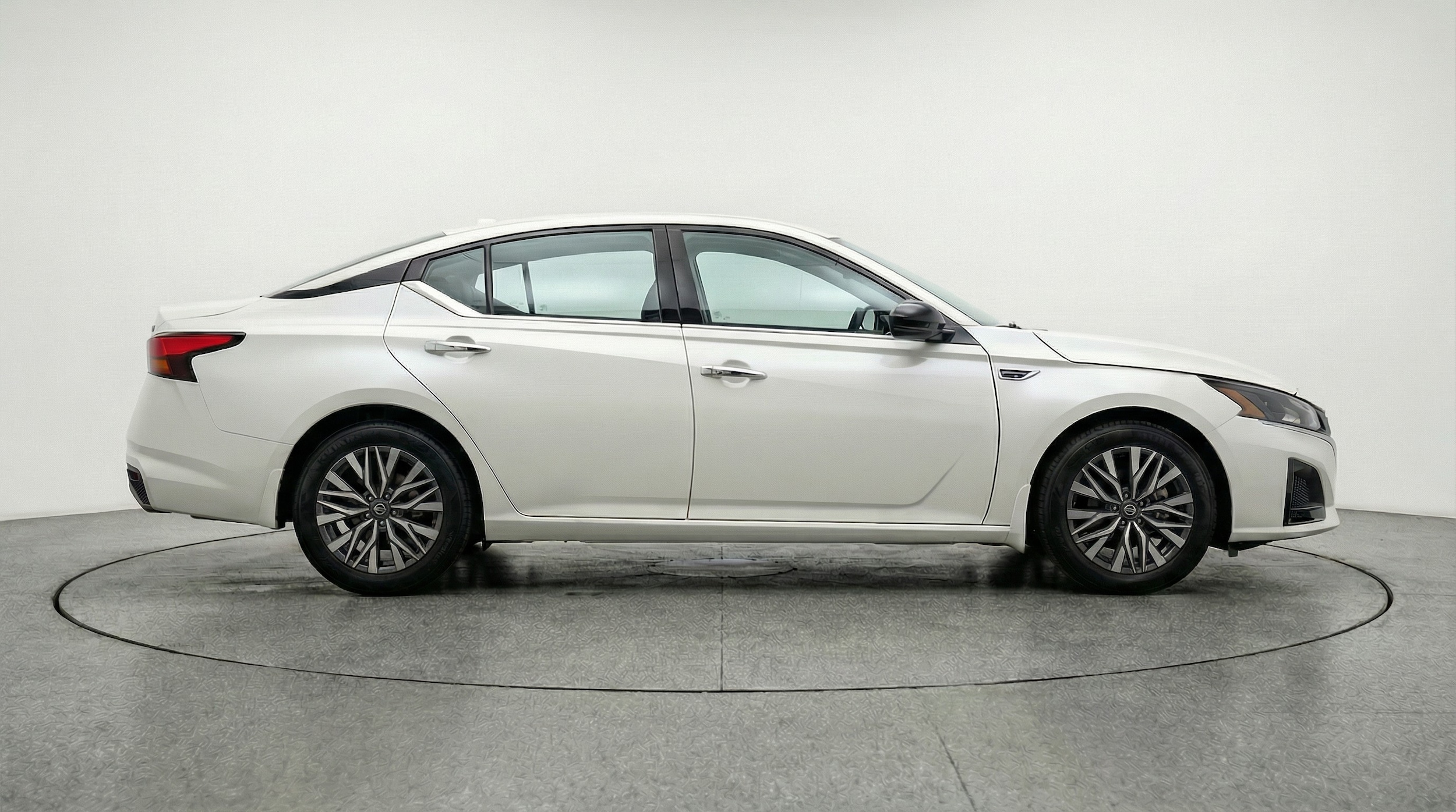 Thumbnail: 2025 Nissan Altima - 8