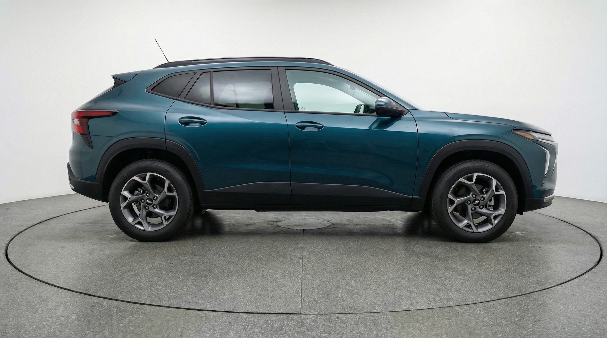 Thumbnail: 2025 Chevrolet Trax - 8