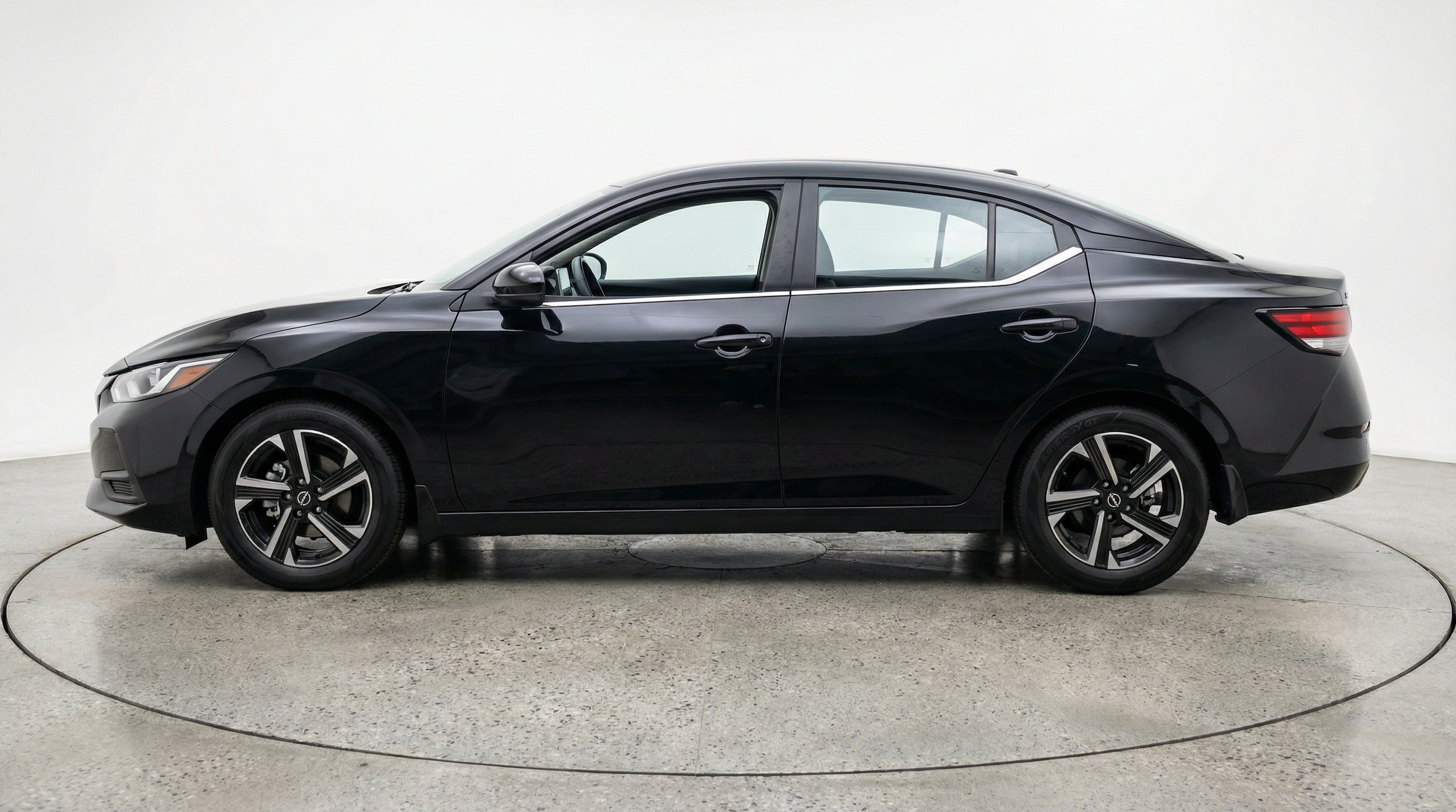 Thumbnail: 2025 Nissan Sentra - 5