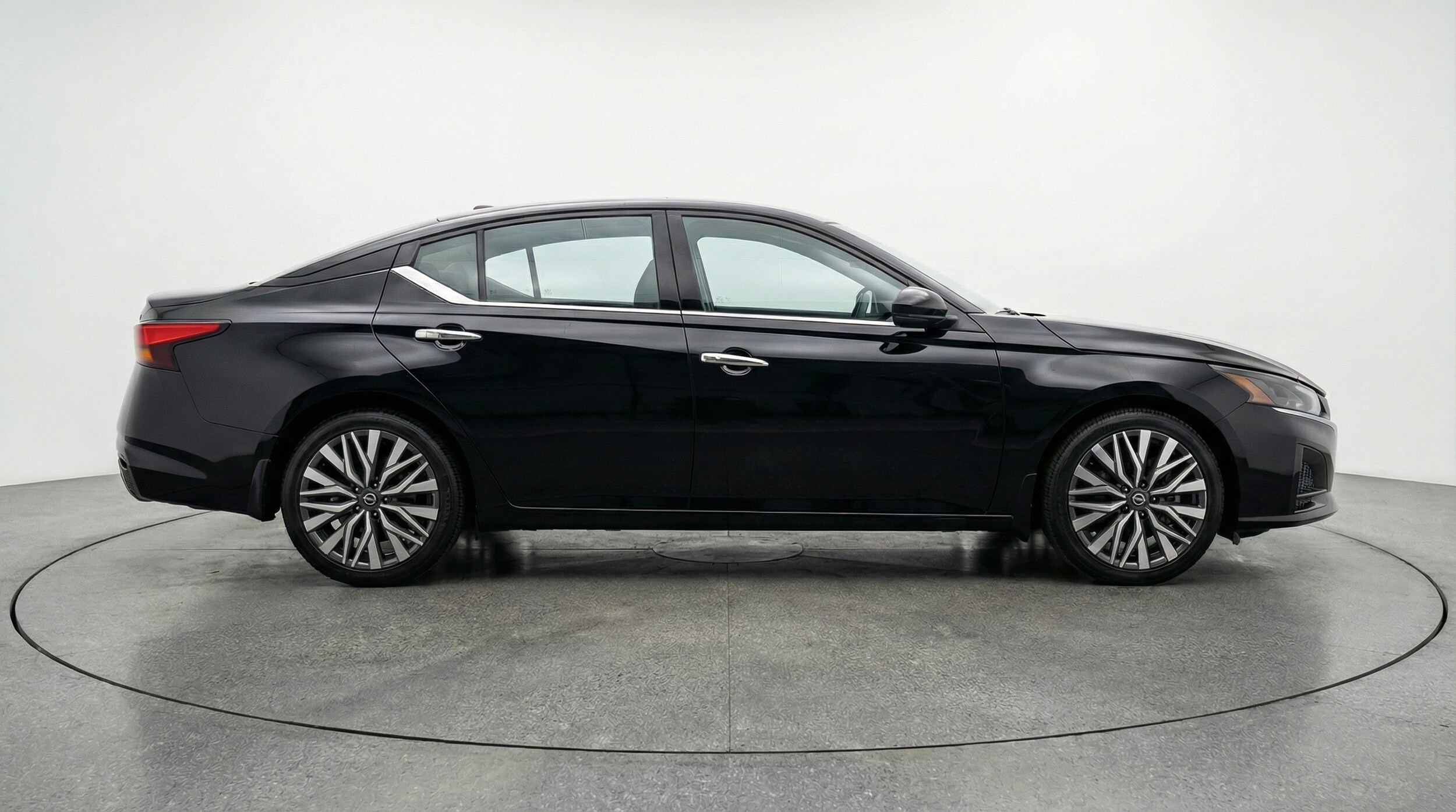 Thumbnail: 2025 Nissan Altima - 8