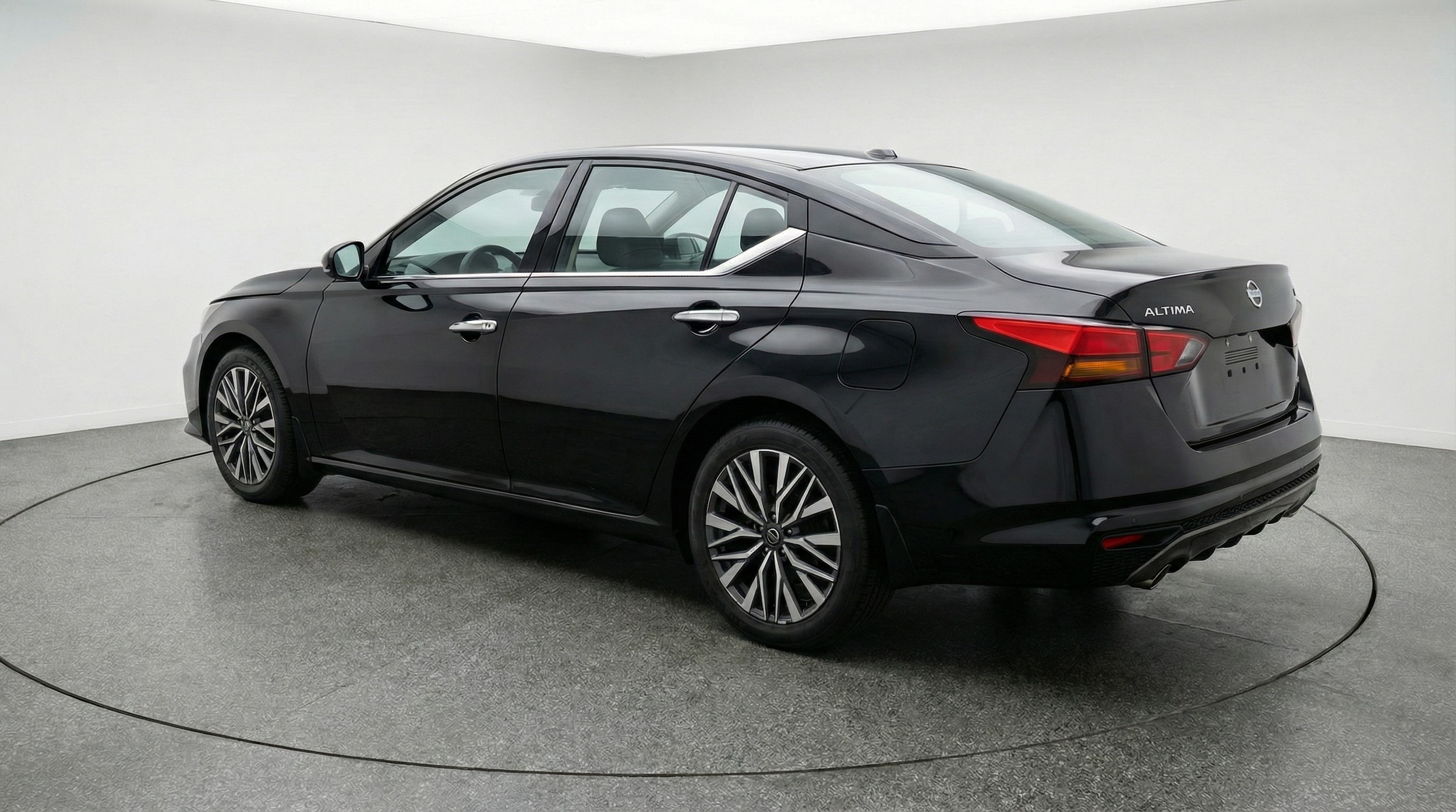 Thumbnail: 2025 Nissan Altima - 5