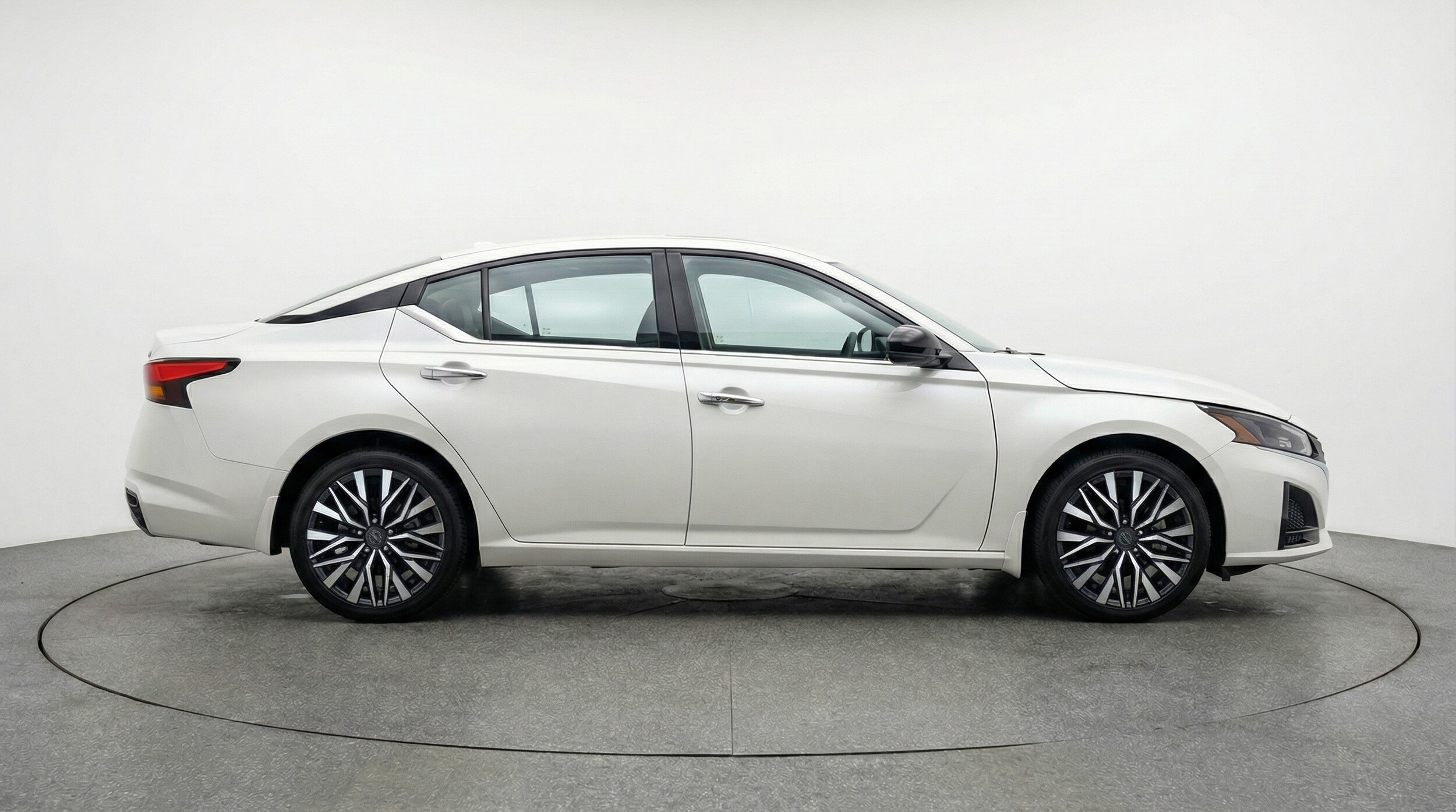 Thumbnail: 2025 Nissan Altima - 8