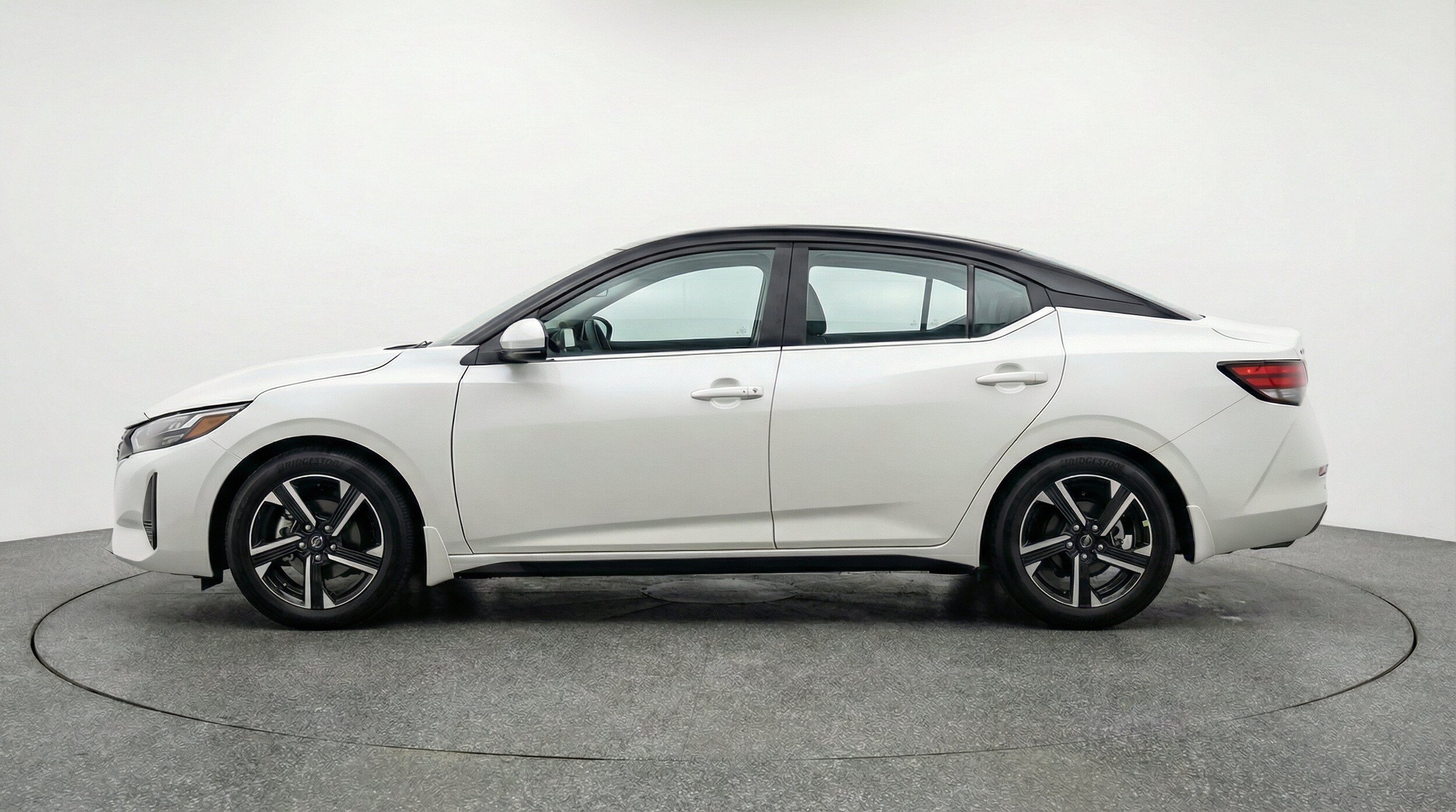 Thumbnail: 2025 Nissan Sentra - 5