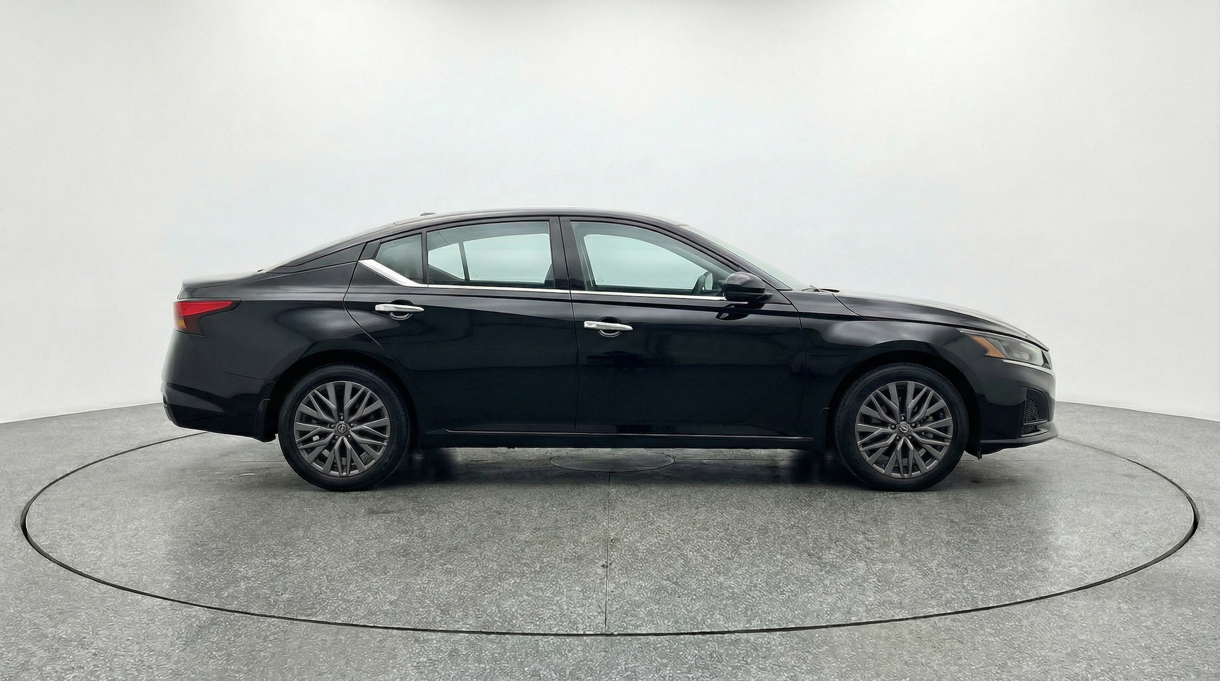 Thumbnail: 2025 Nissan Altima - 8