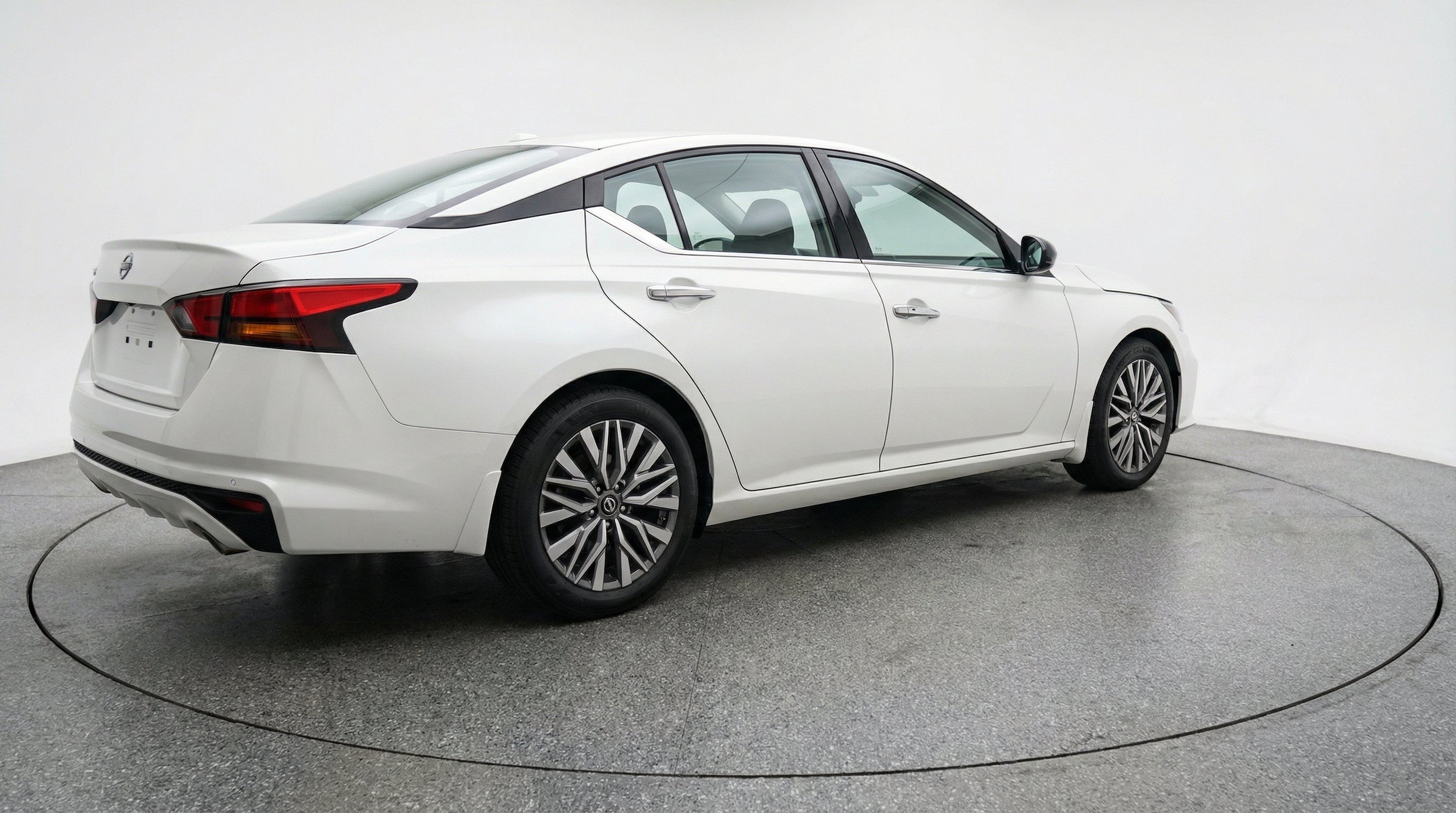 Thumbnail: 2025 Nissan Altima - 9