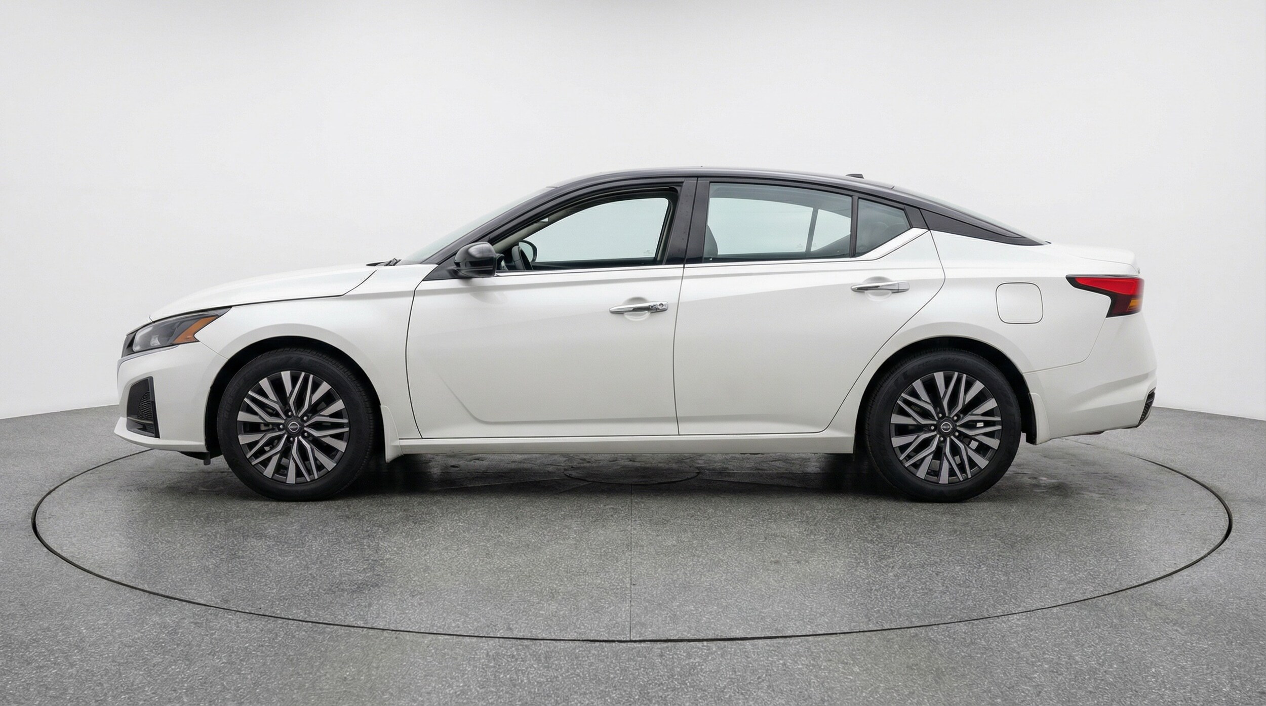 Thumbnail: 2025 Nissan Altima - 4