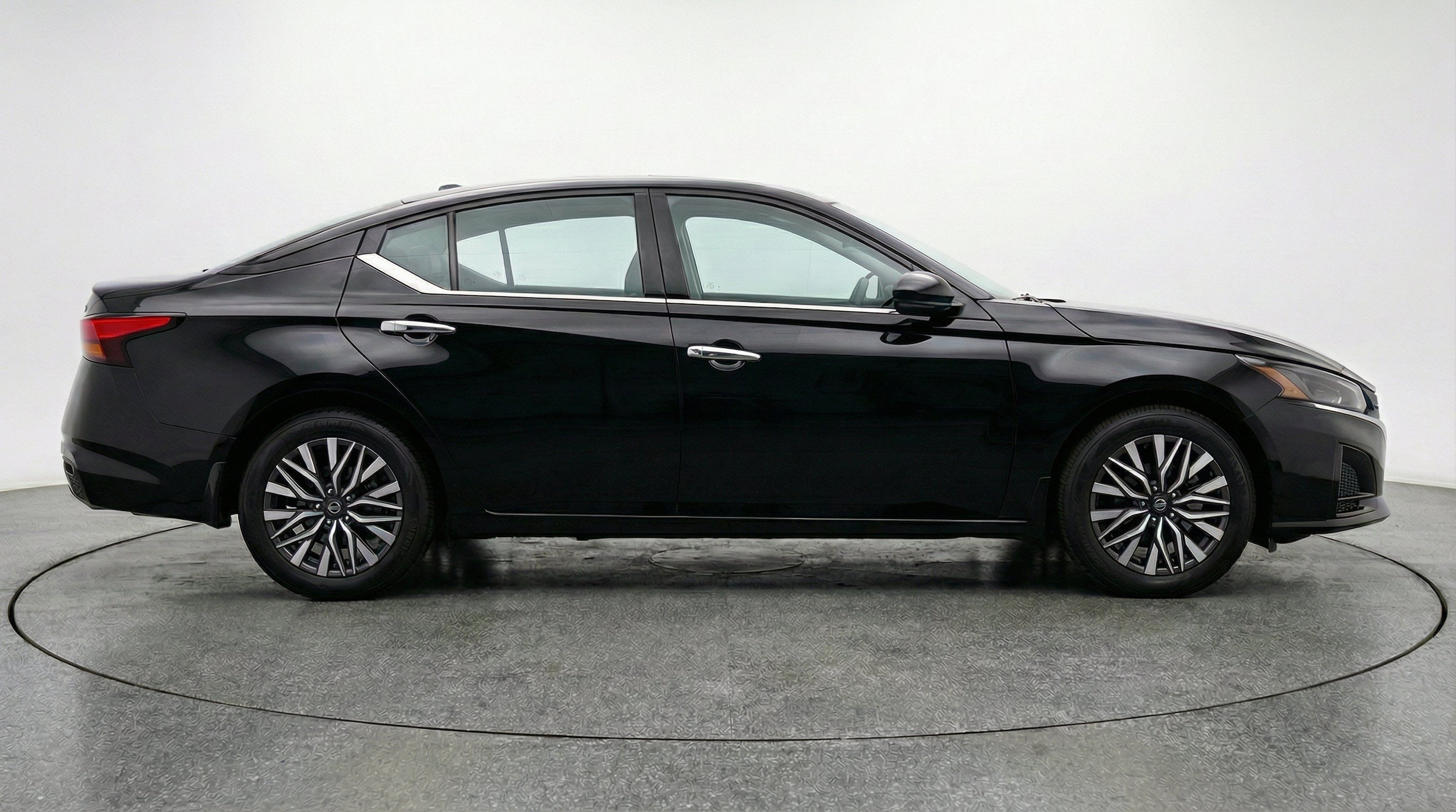 Thumbnail: 2025 Nissan Altima - 11