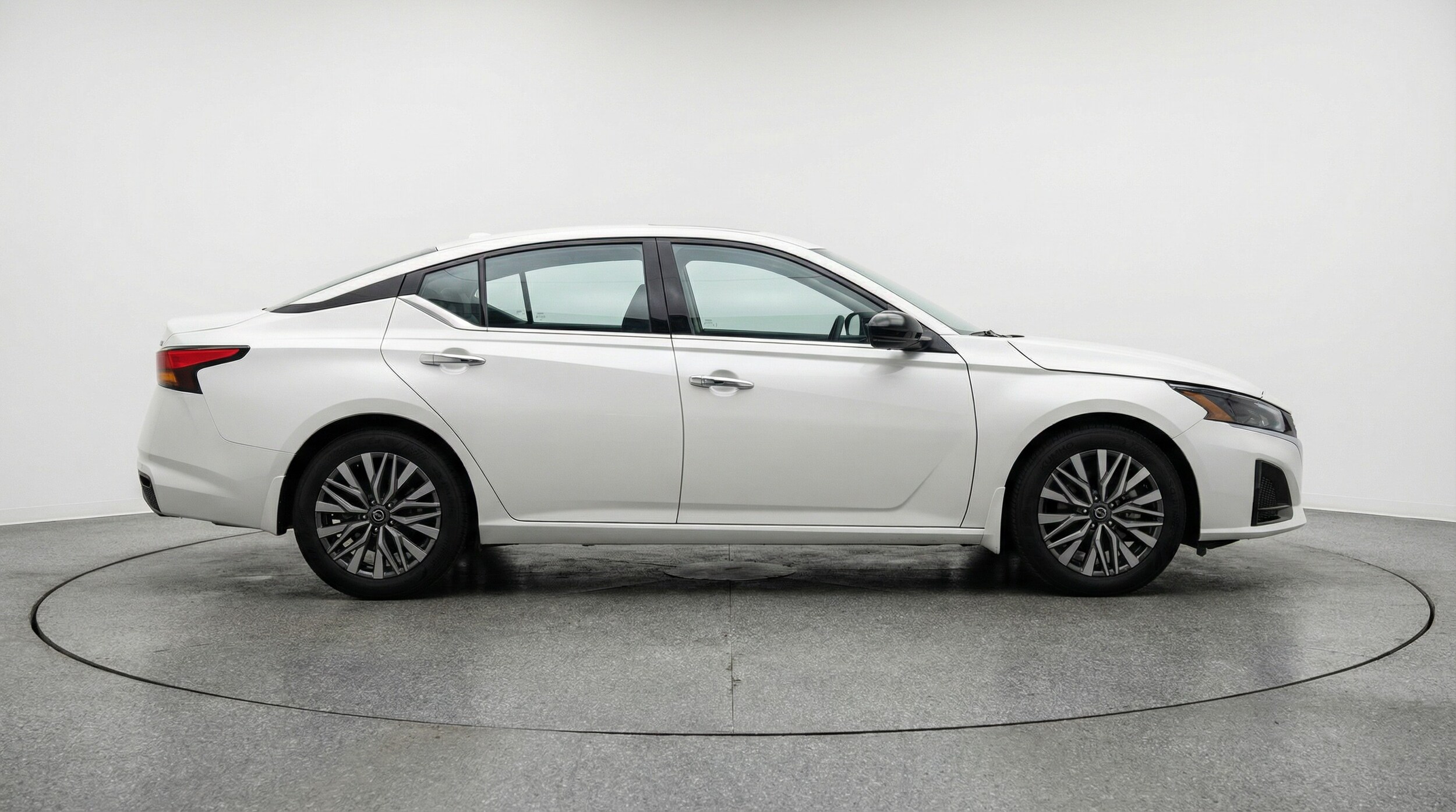 Thumbnail: 2025 Nissan Altima - 8