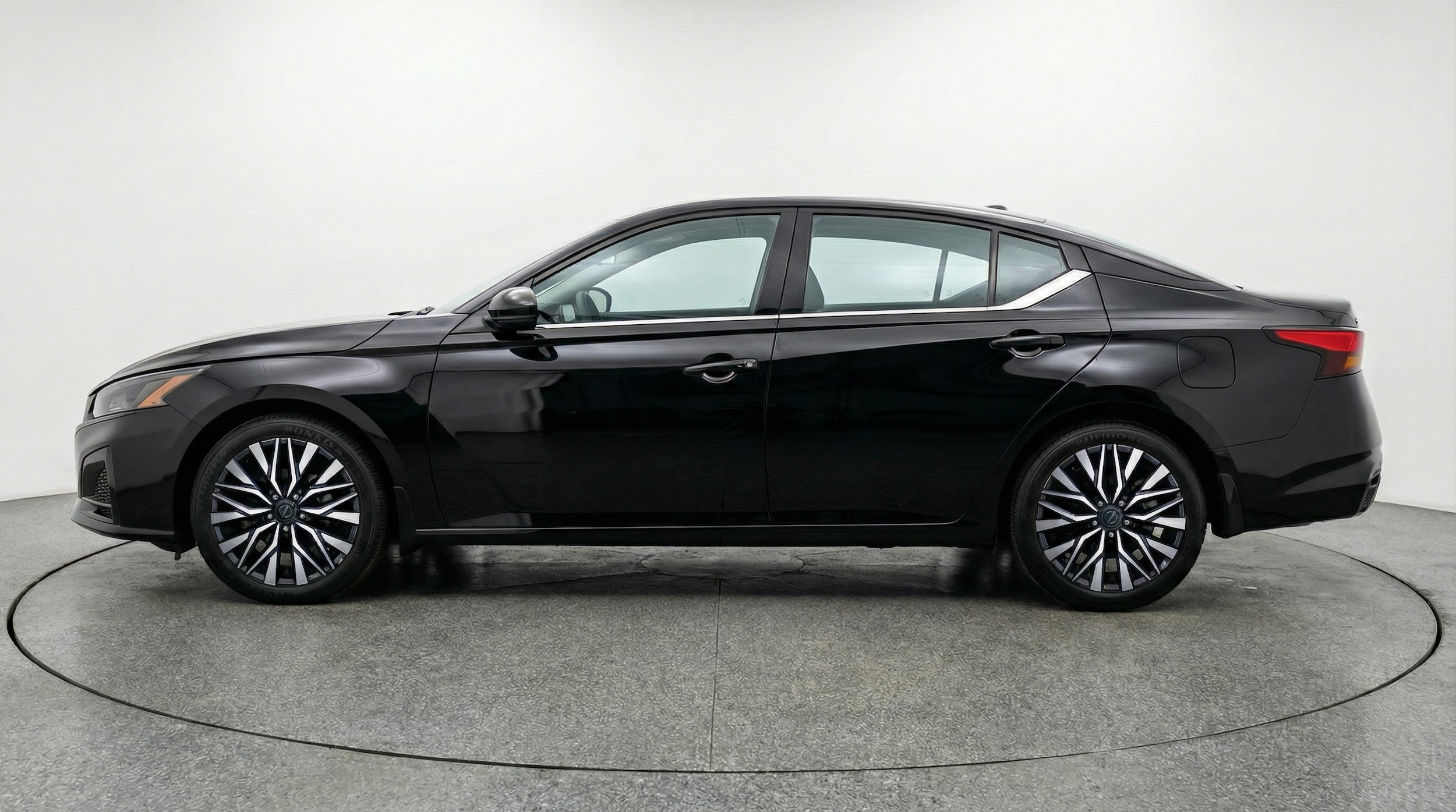 Thumbnail: 2025 Nissan Altima - 4