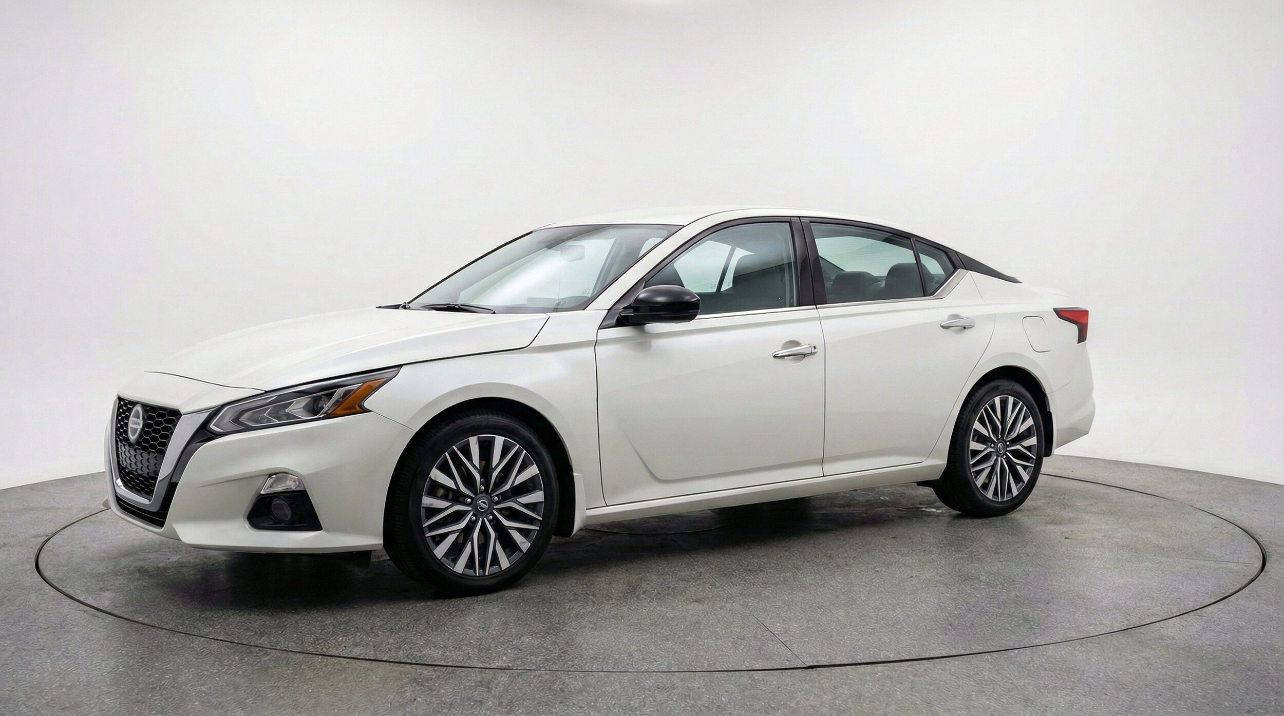 Thumbnail: 2025 Nissan Altima - 3