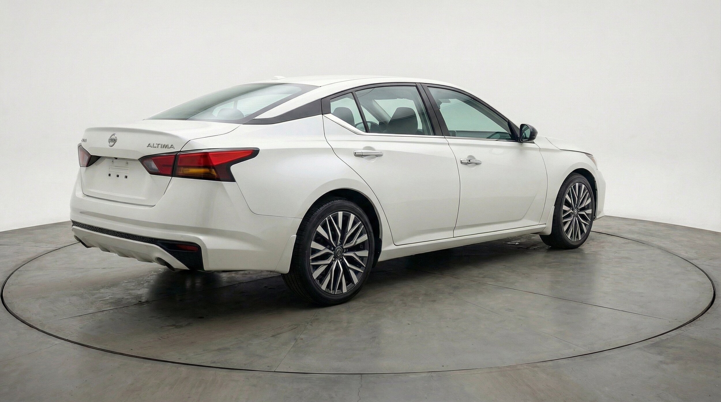 Thumbnail: 2025 Nissan Altima - 9