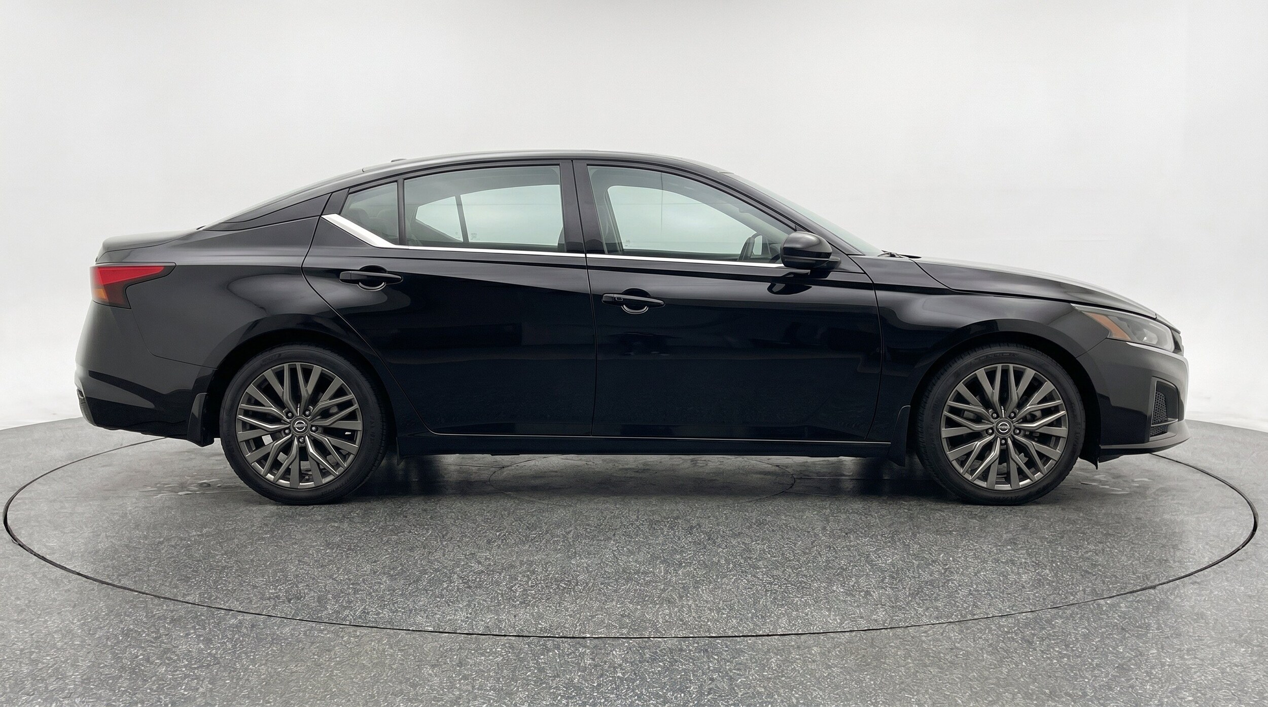 Thumbnail: 2025 Nissan Altima - 10