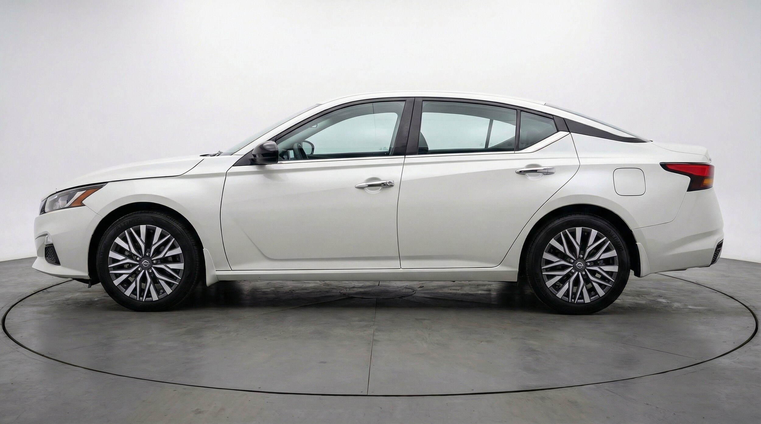 Thumbnail: 2025 Nissan Altima - 5